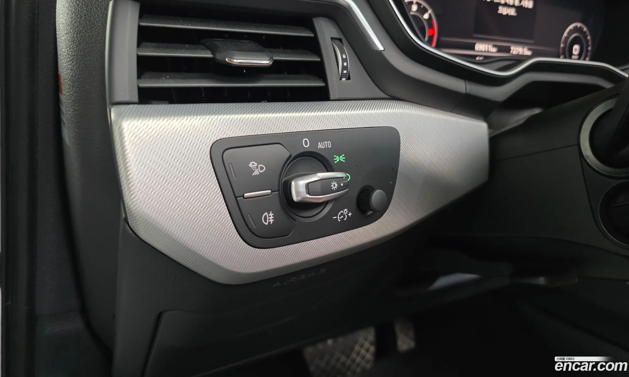 Audi A4 2018 WAUZZZF42JA176312 — 18