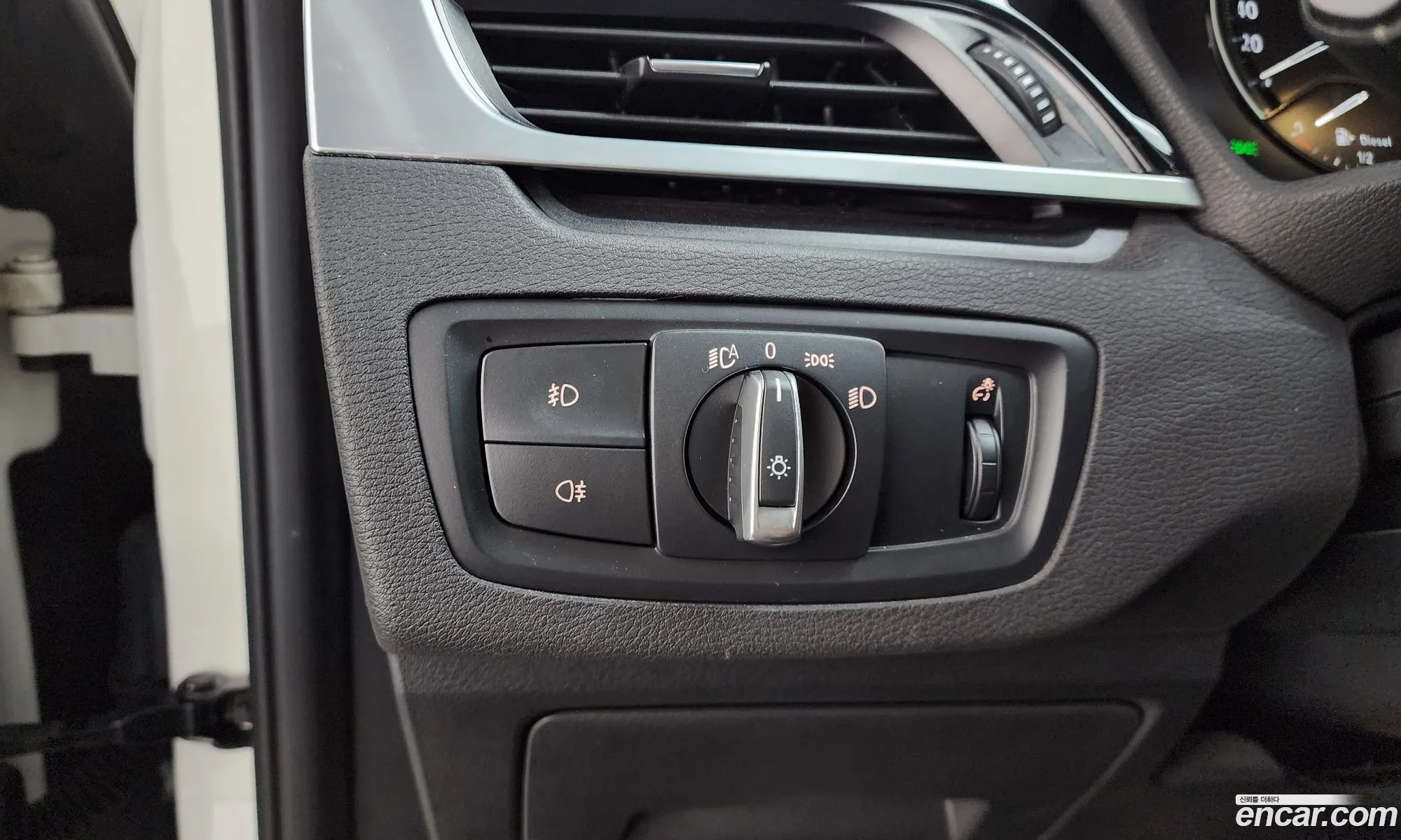 BMW X1 2018 WBAJJ1107JEF65100 — 12