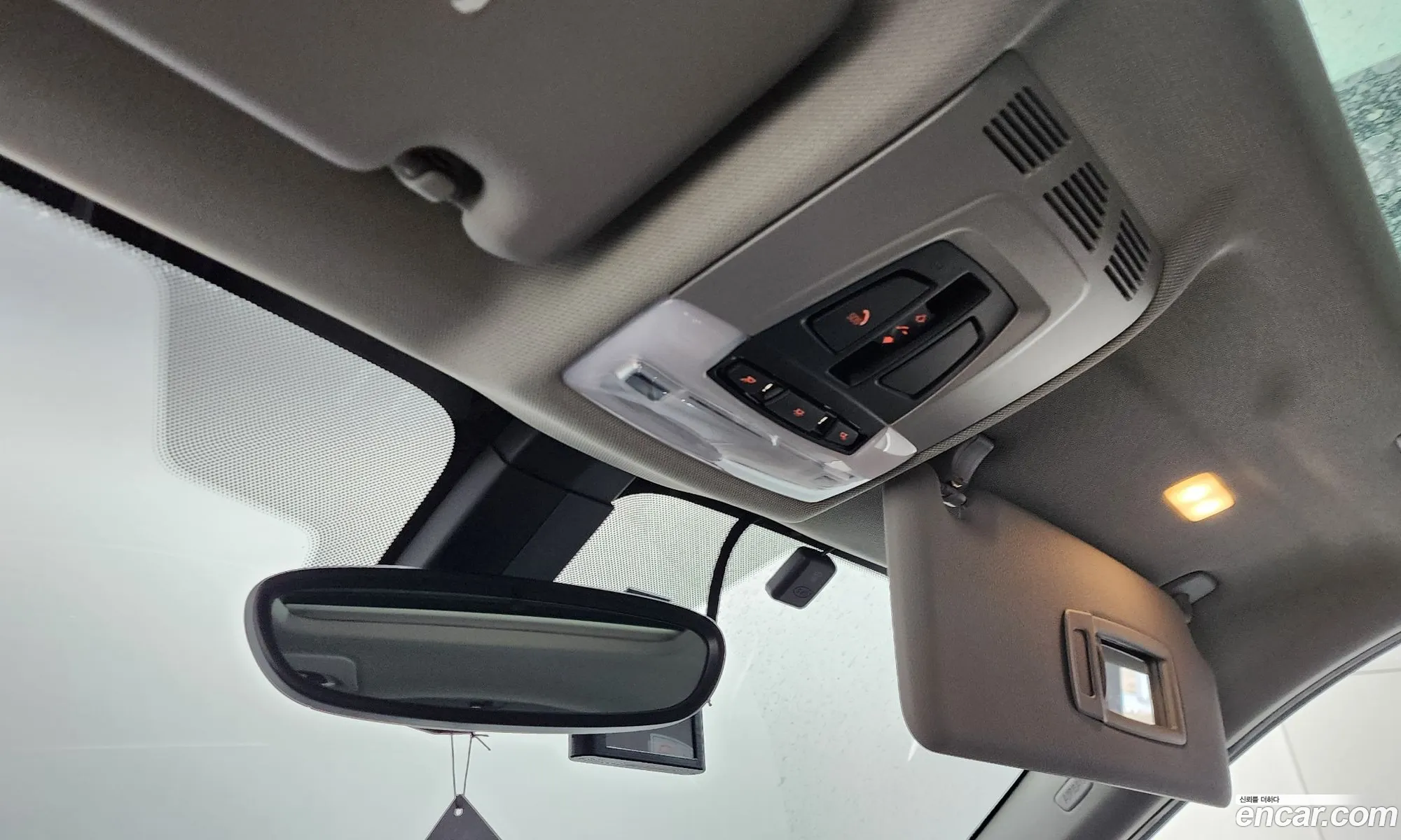 BMW X1 2018 WBAJJ1107JEF65100 — 18