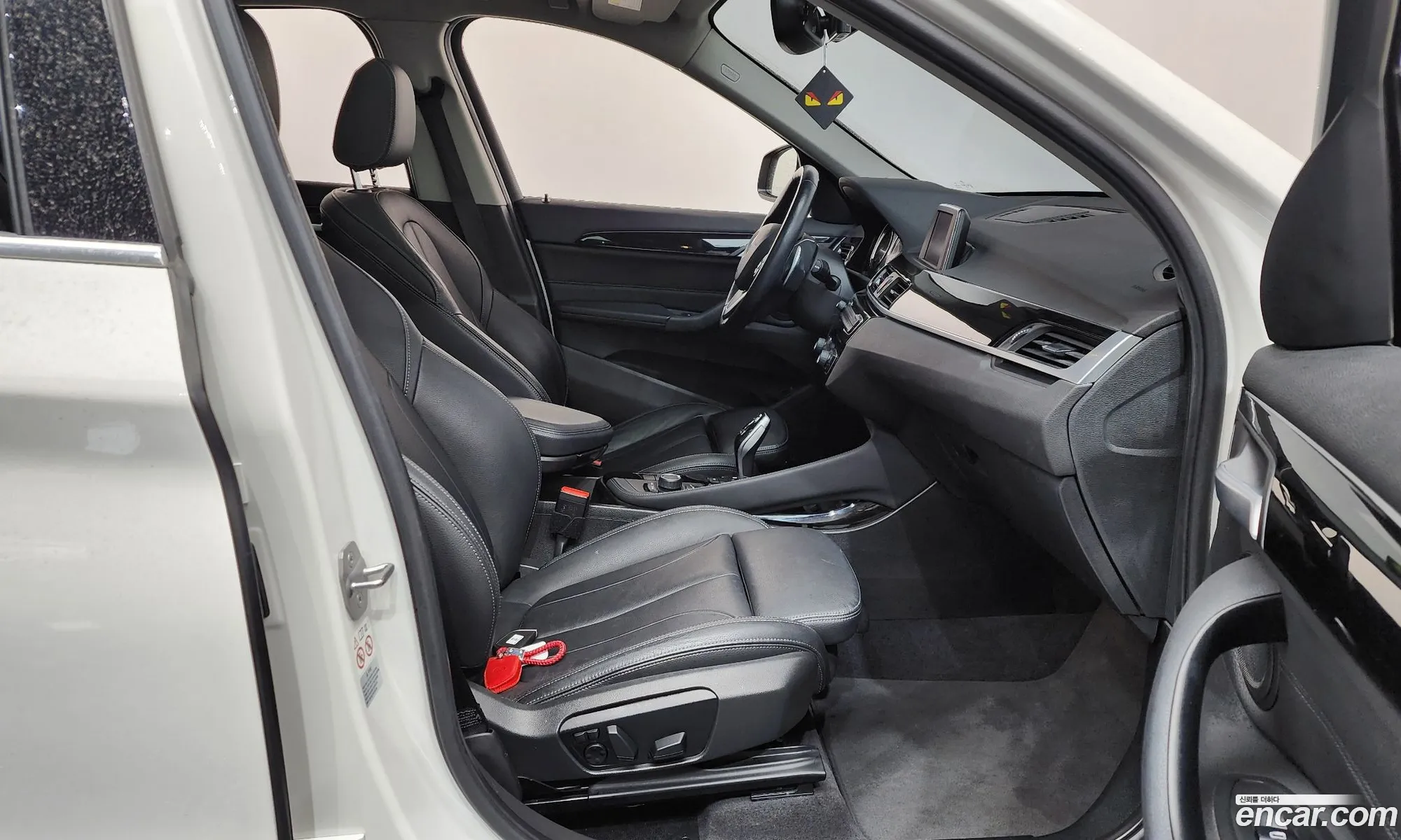 BMW X1 2018 WBAJJ1107JEF65100 — 7