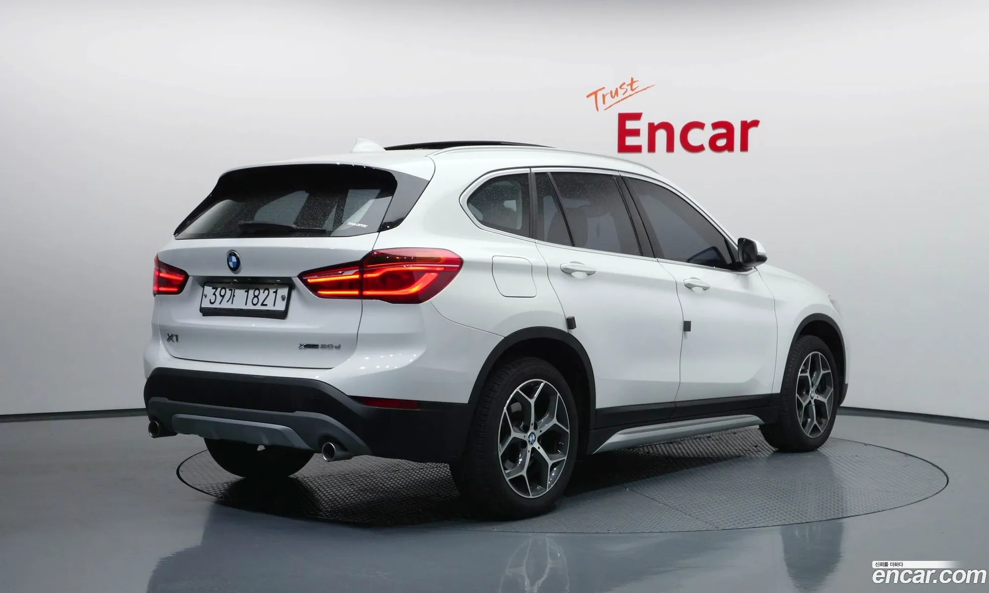 BMW X1 2018 WBAJJ1107JEF65100 — 20