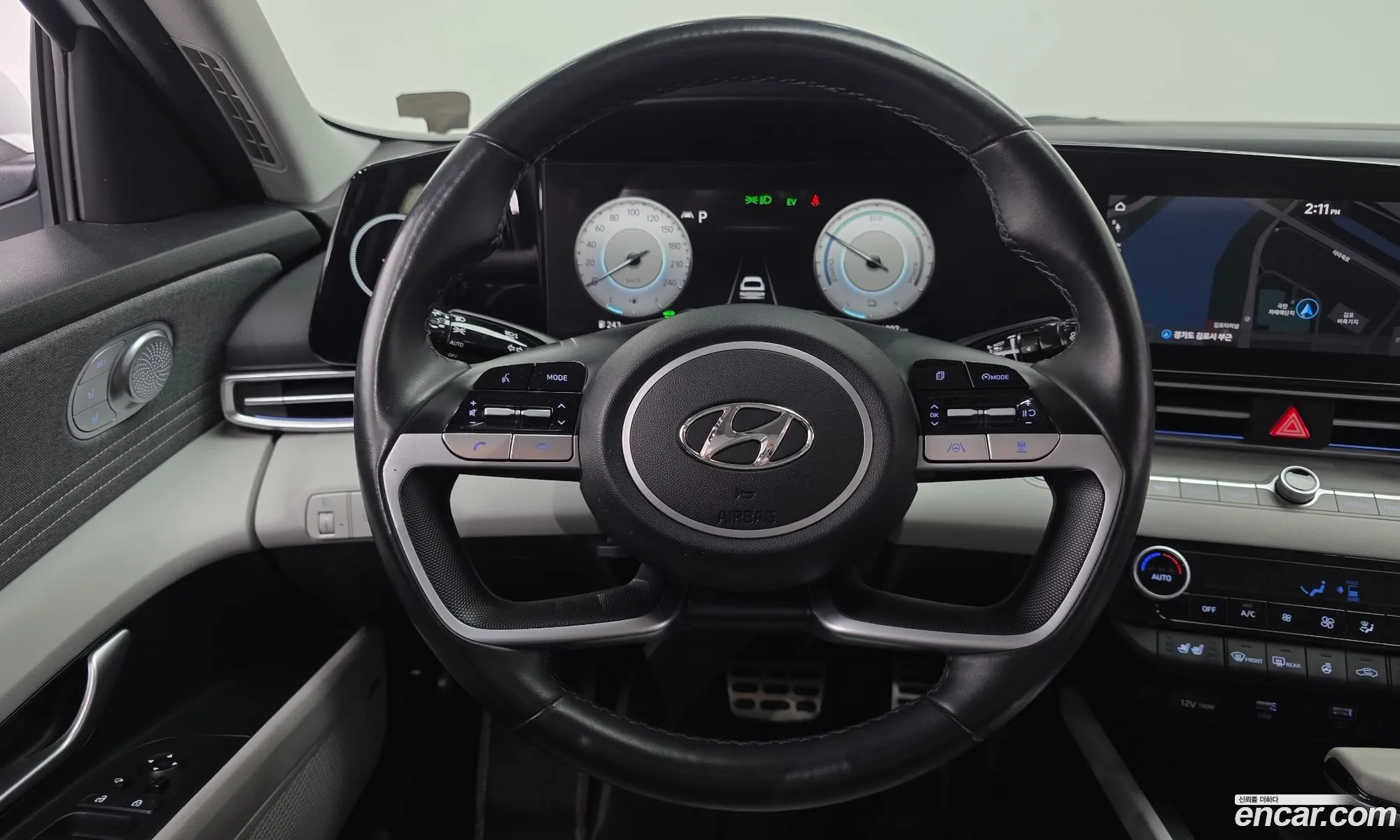 Hyundai Elantra Hybrid 2020 — 11