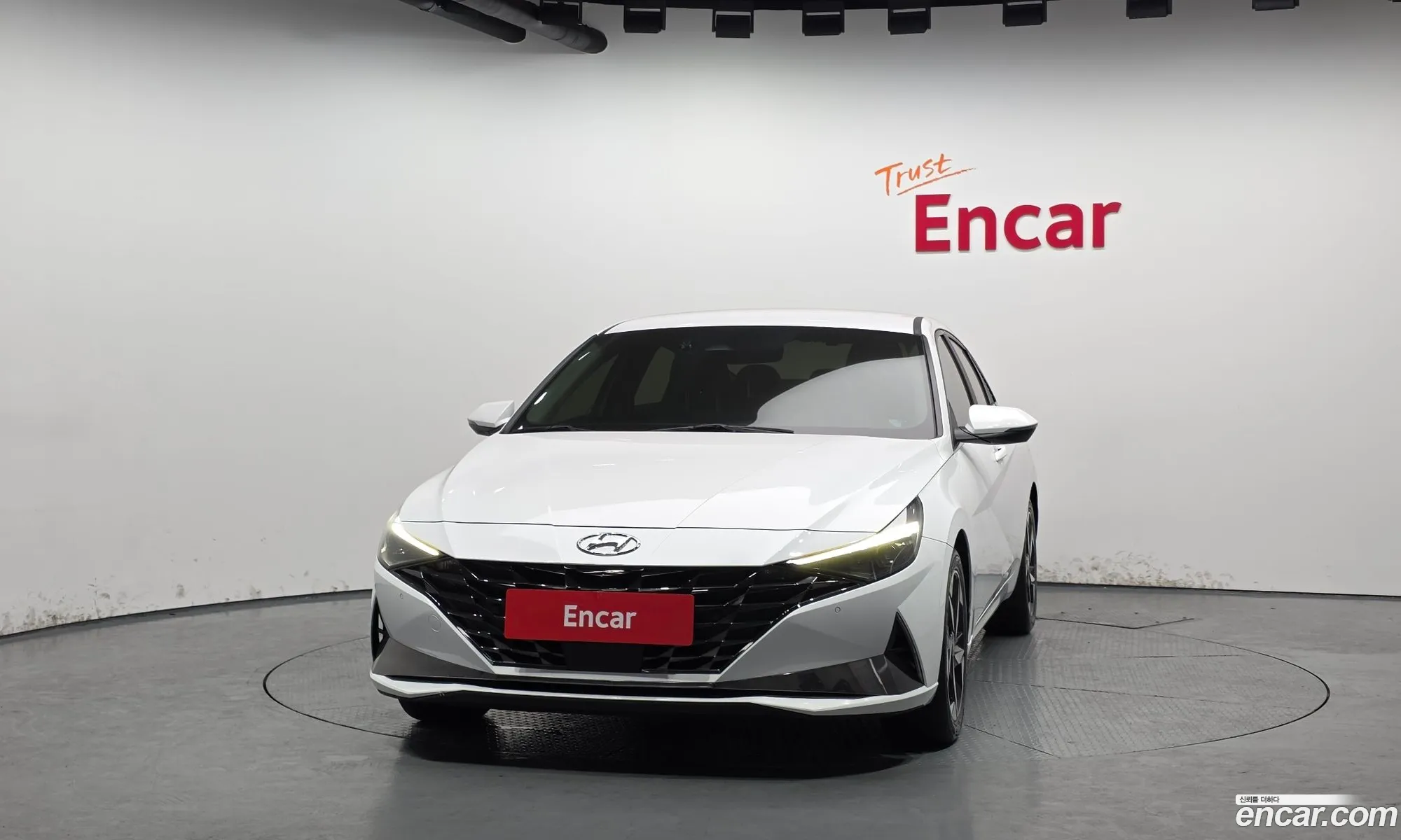 Hyundai Elantra Hybrid 2020 — 9