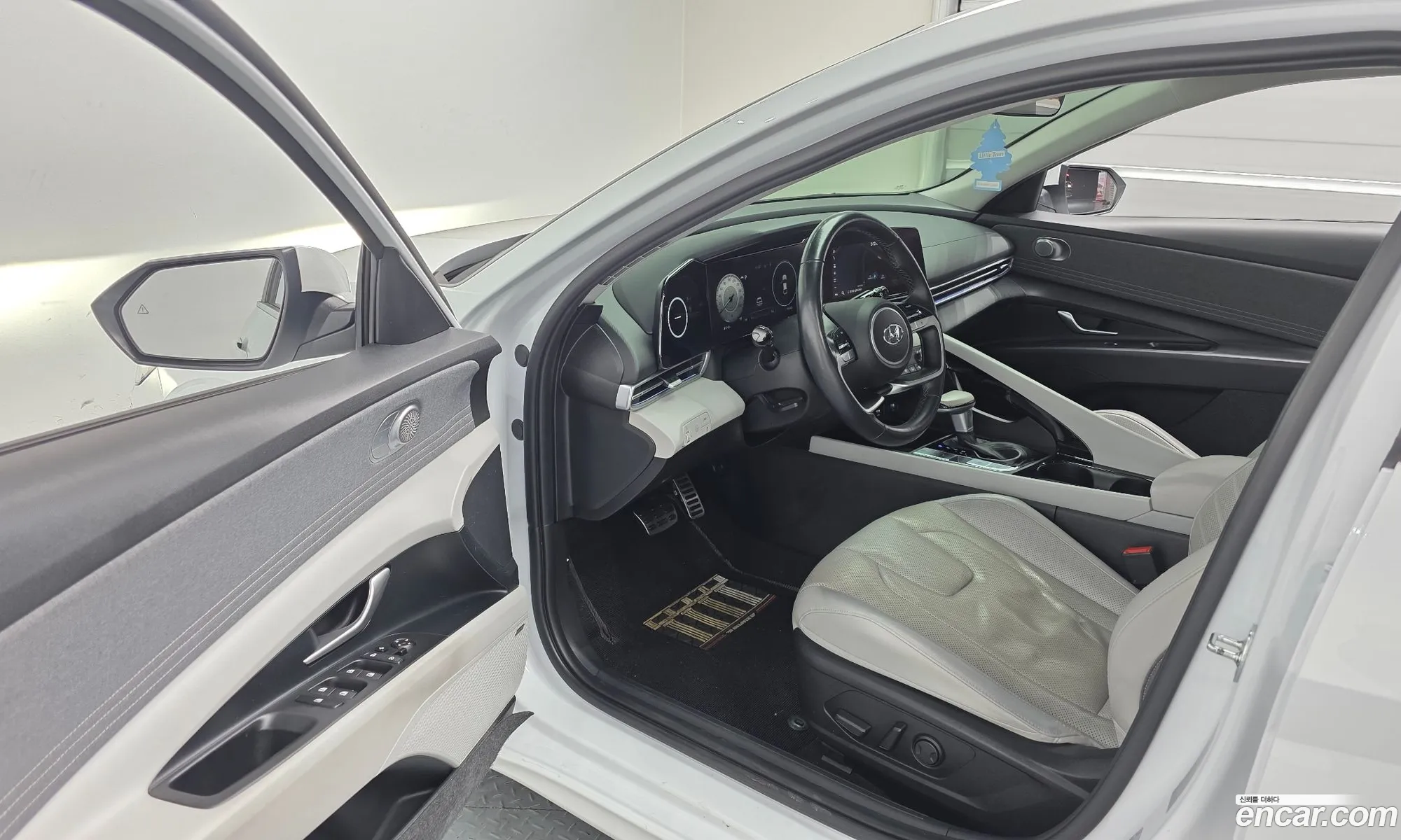 Hyundai Elantra Hybrid 2020 — 19