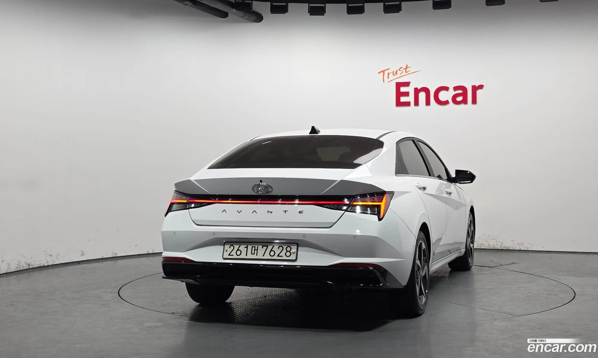 Hyundai Elantra Hybrid 2020 — 6