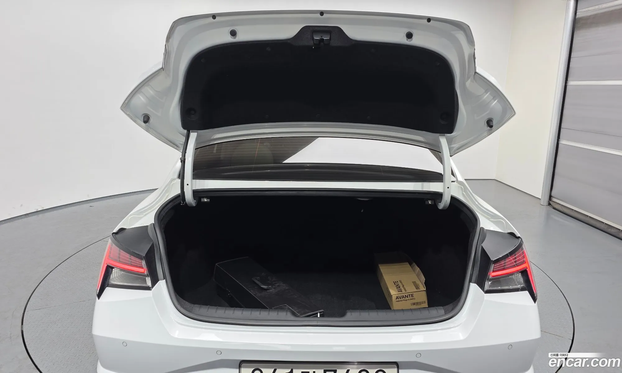 Hyundai Elantra Hybrid 2020 — 8