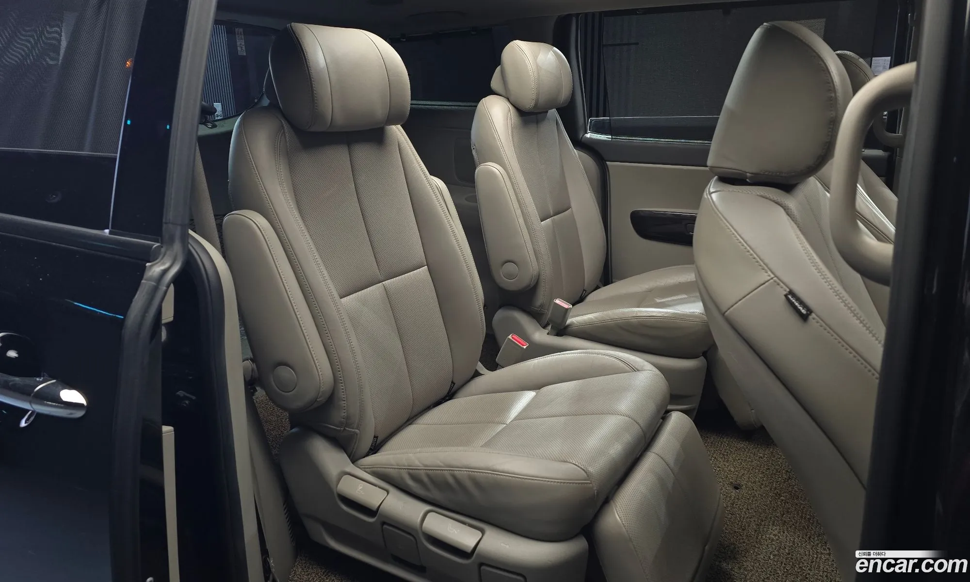 Kia Carnival 2015 — 10