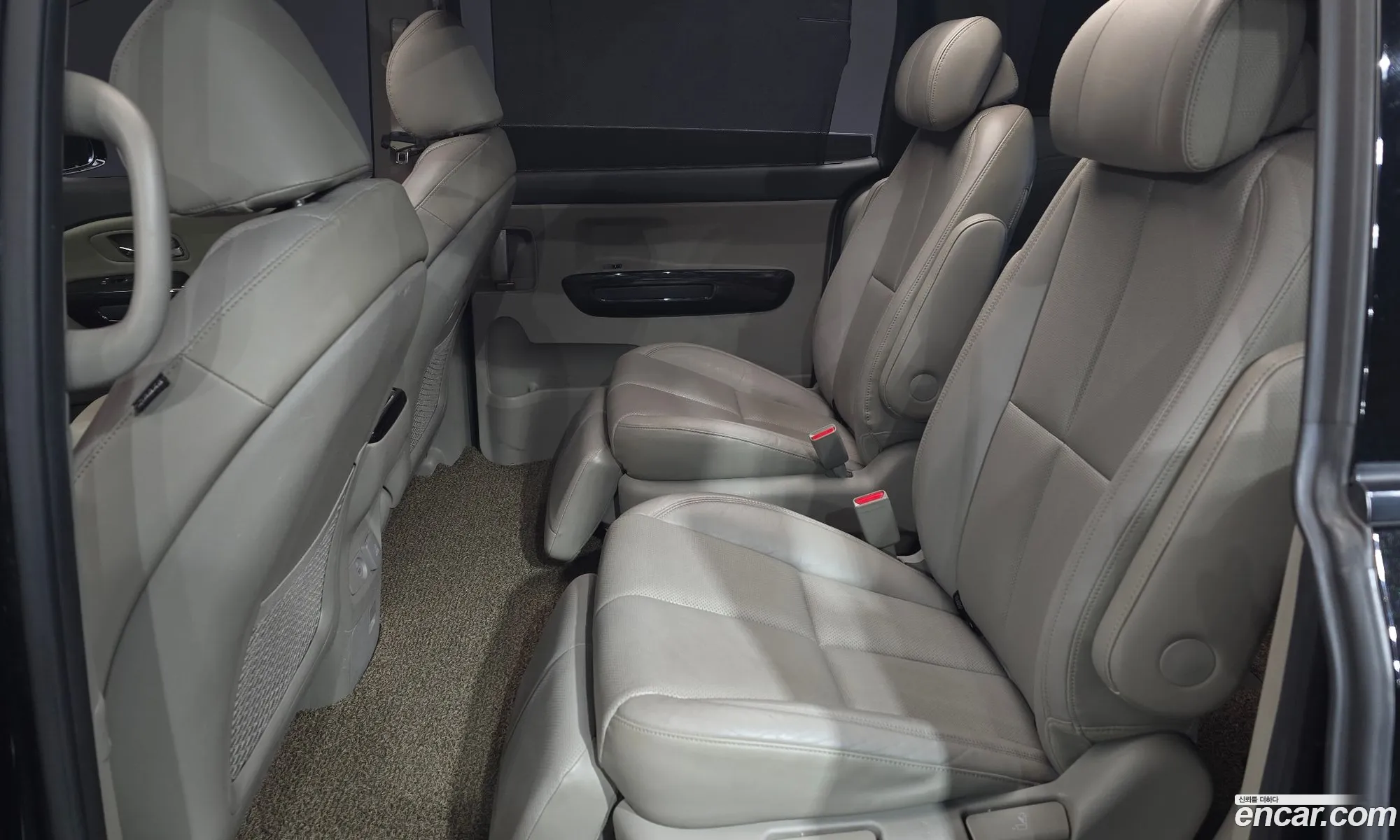 Kia Carnival 2015 — 11