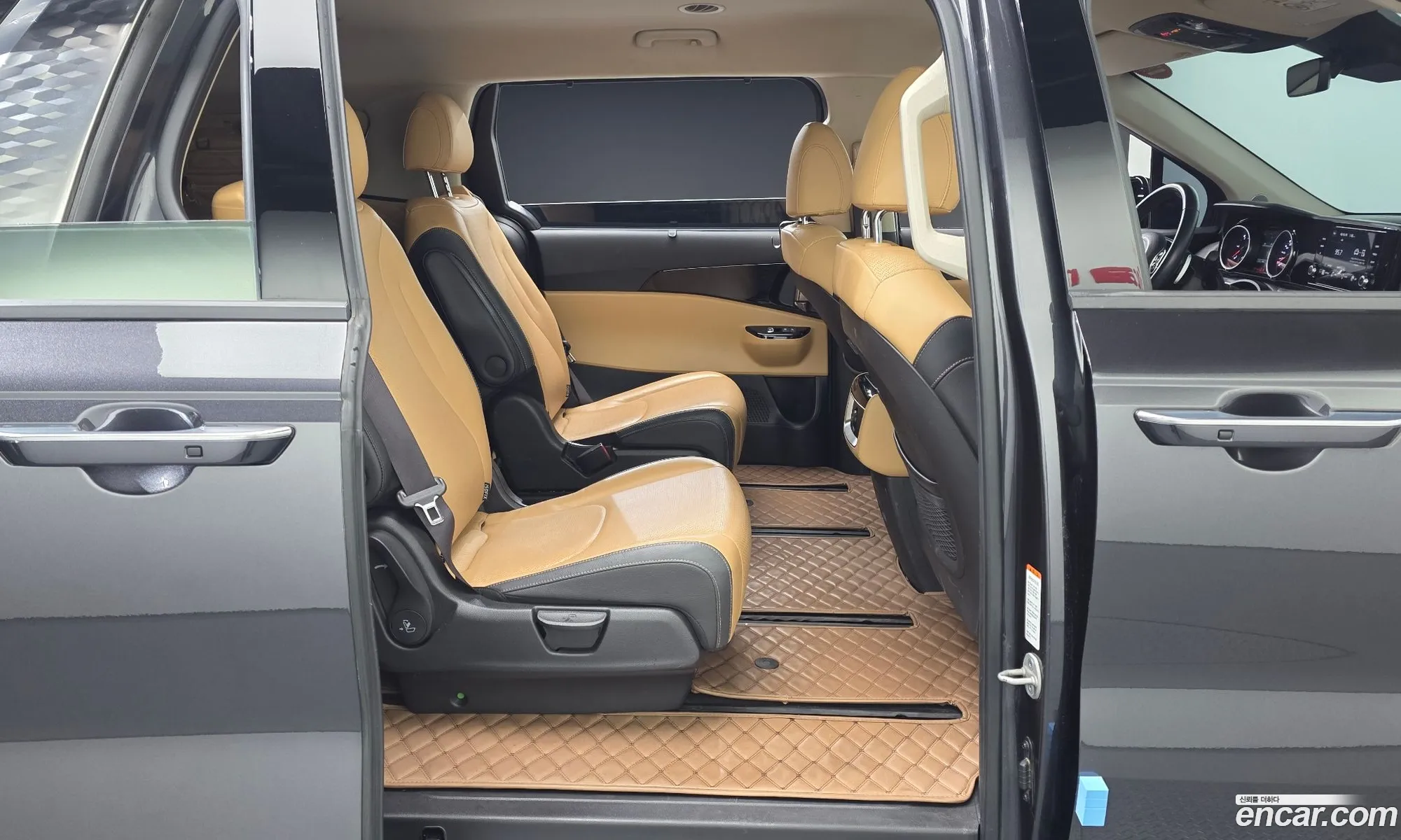 Kia Carnival 2022 — 17