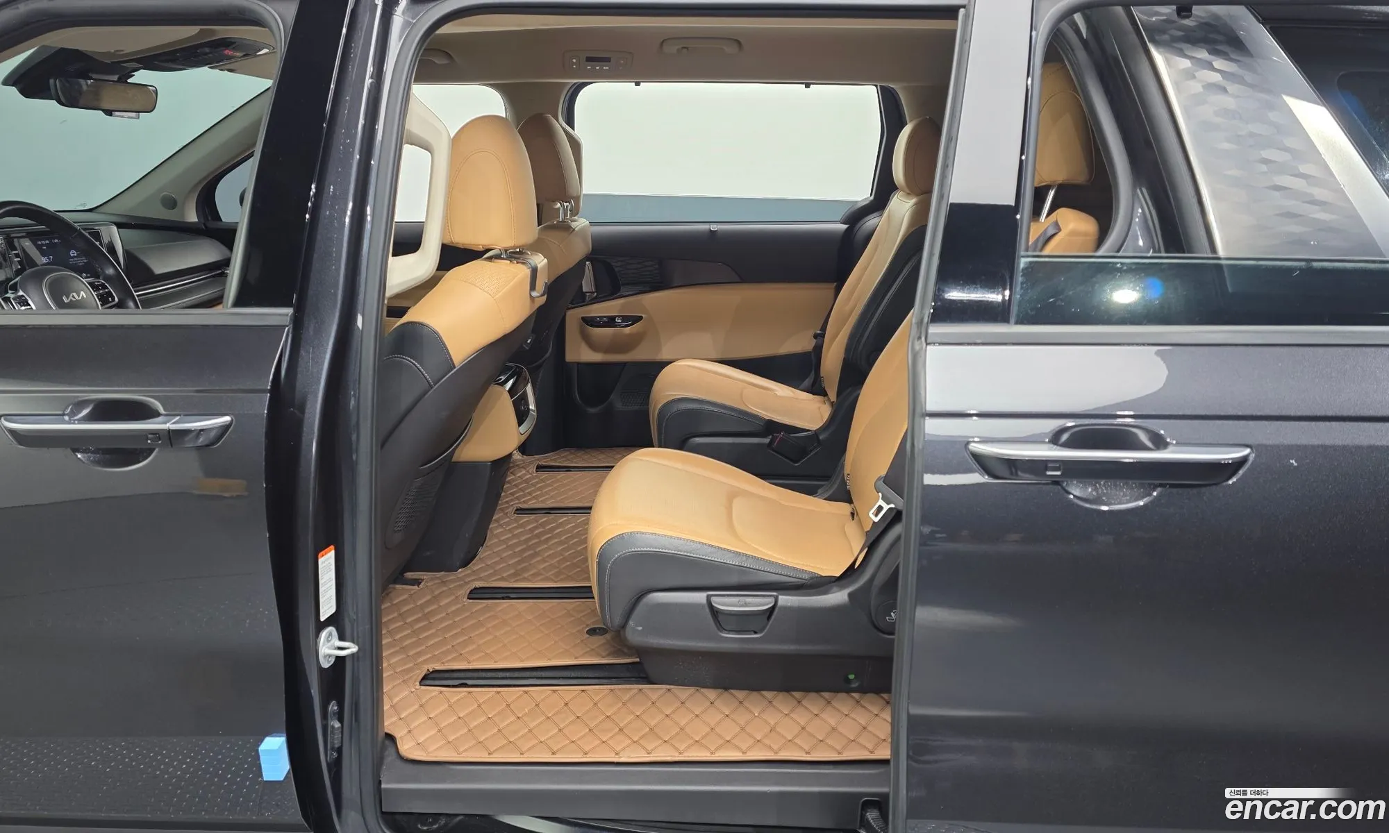 Kia Carnival 2022 — 23