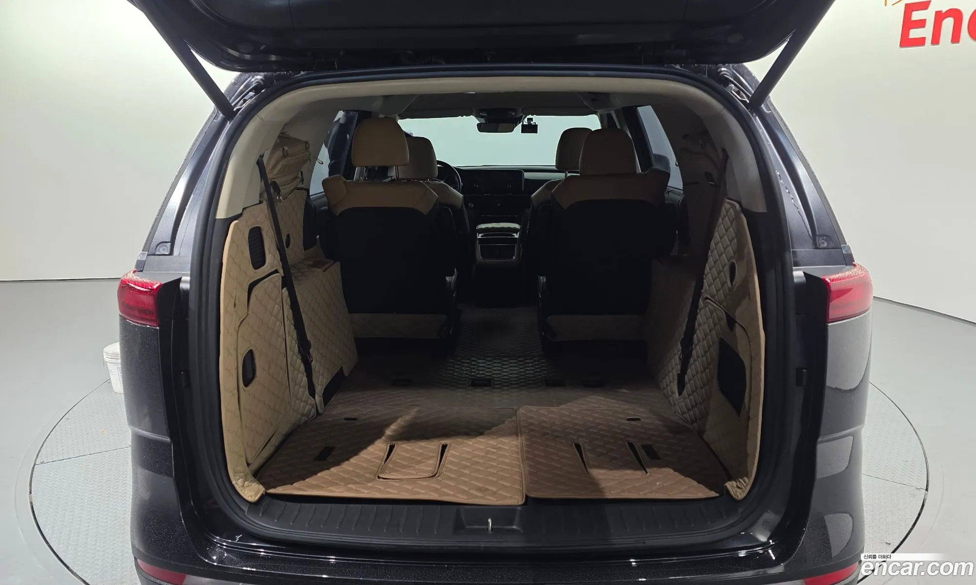 Kia Carnival 2022 — 21