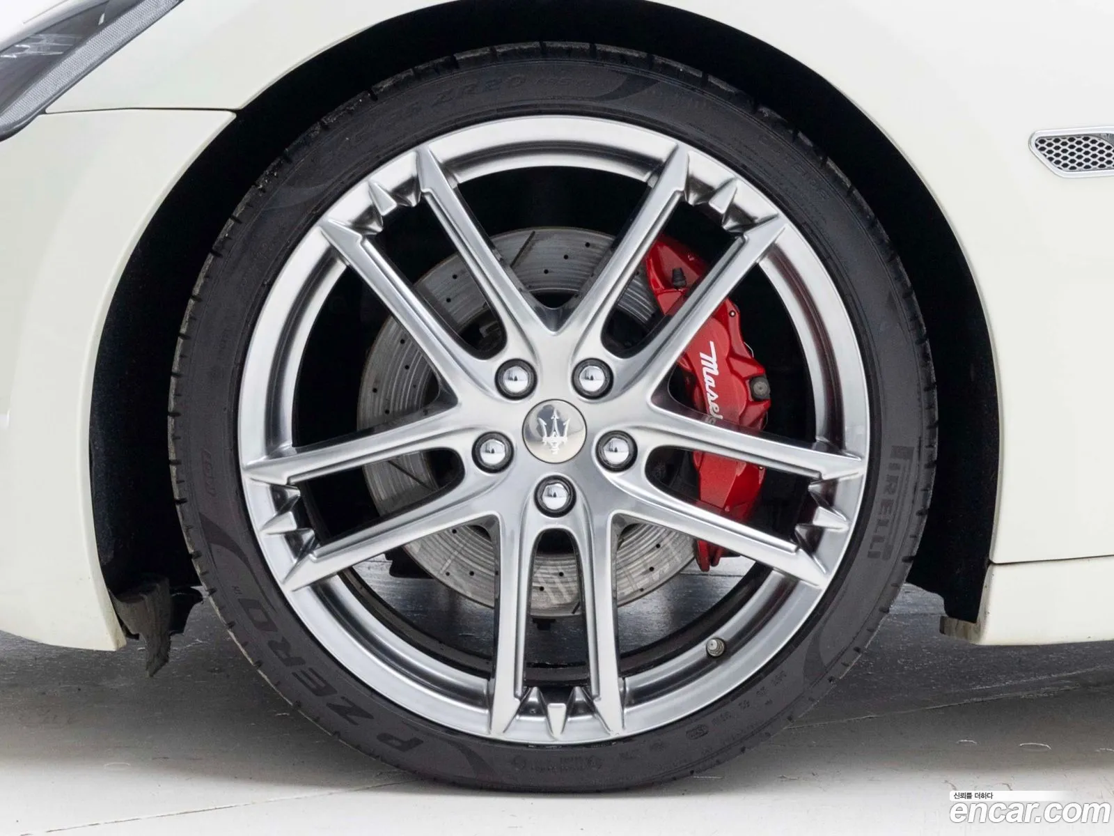 Maserati GranTurismo 2019 — 16