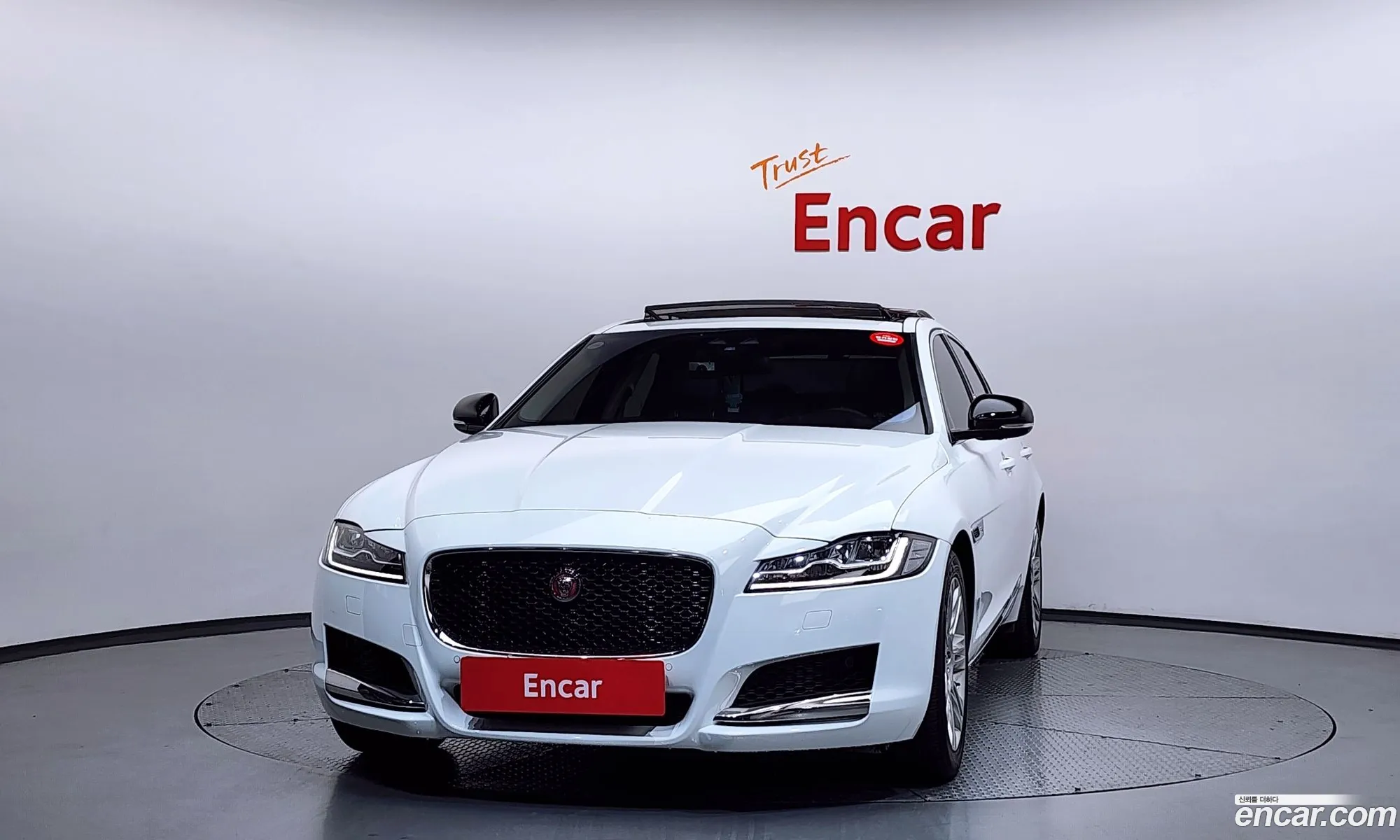 Jaguar XF 2017 SAJBB4BN0HCY36633 — 4