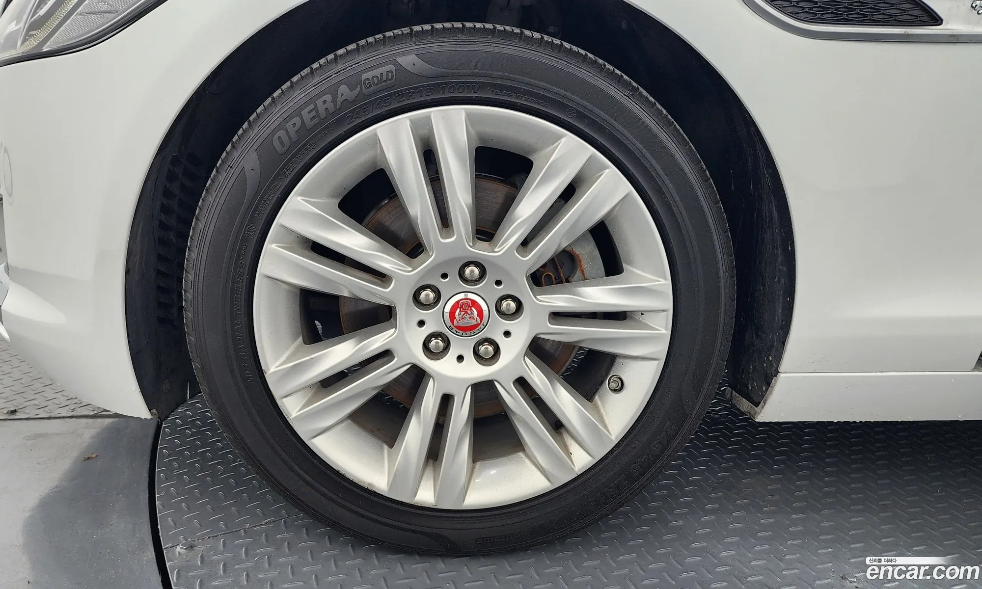Jaguar XF 2017 SAJBB4BN0HCY36633 — 6