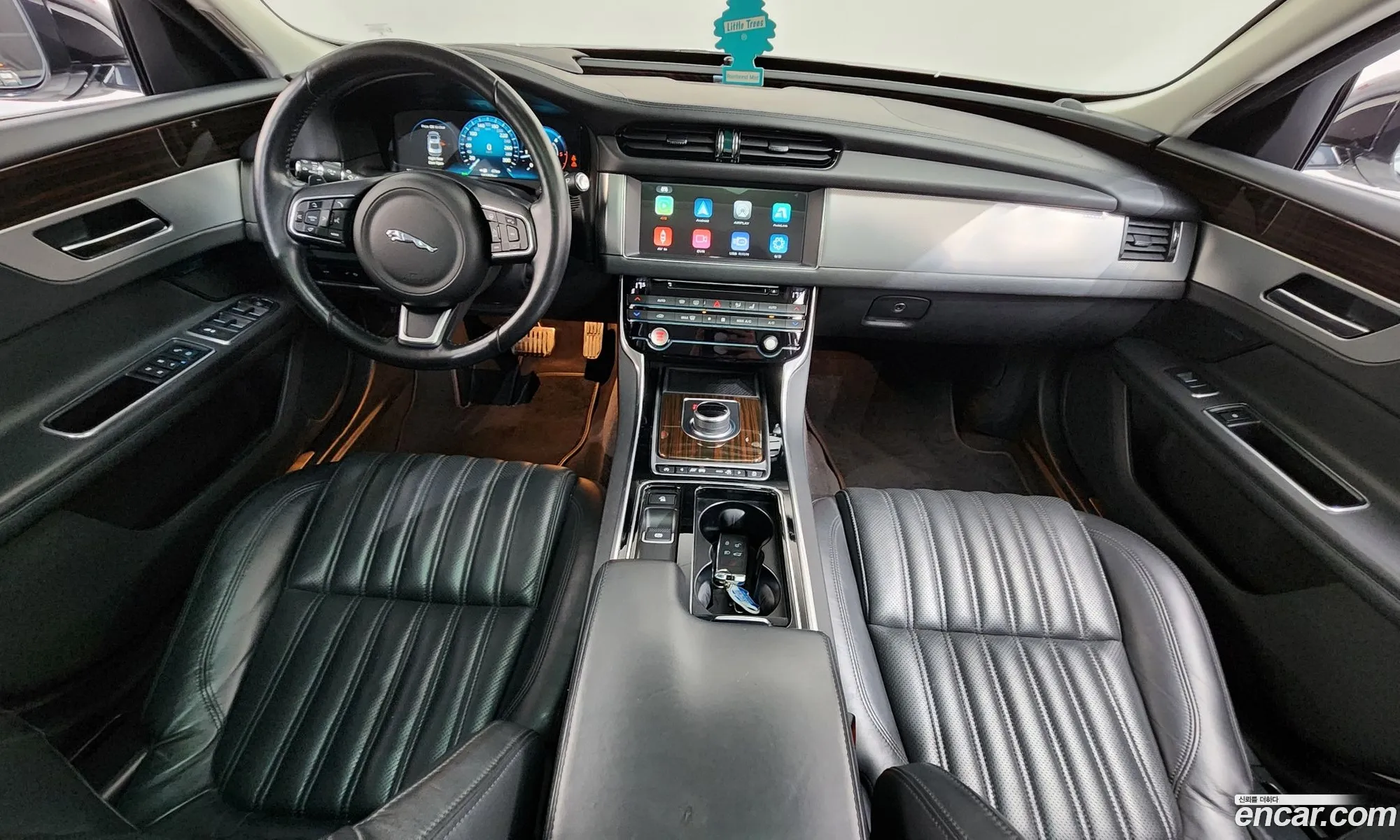 Jaguar XF 2017 SAJBB4BN0HCY36633 — 17