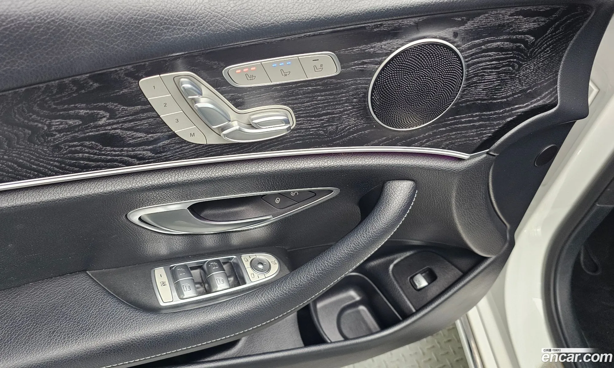 Mercedes-Benz E-Class W213 2017 WDDZF4KB6HA276514 — 2