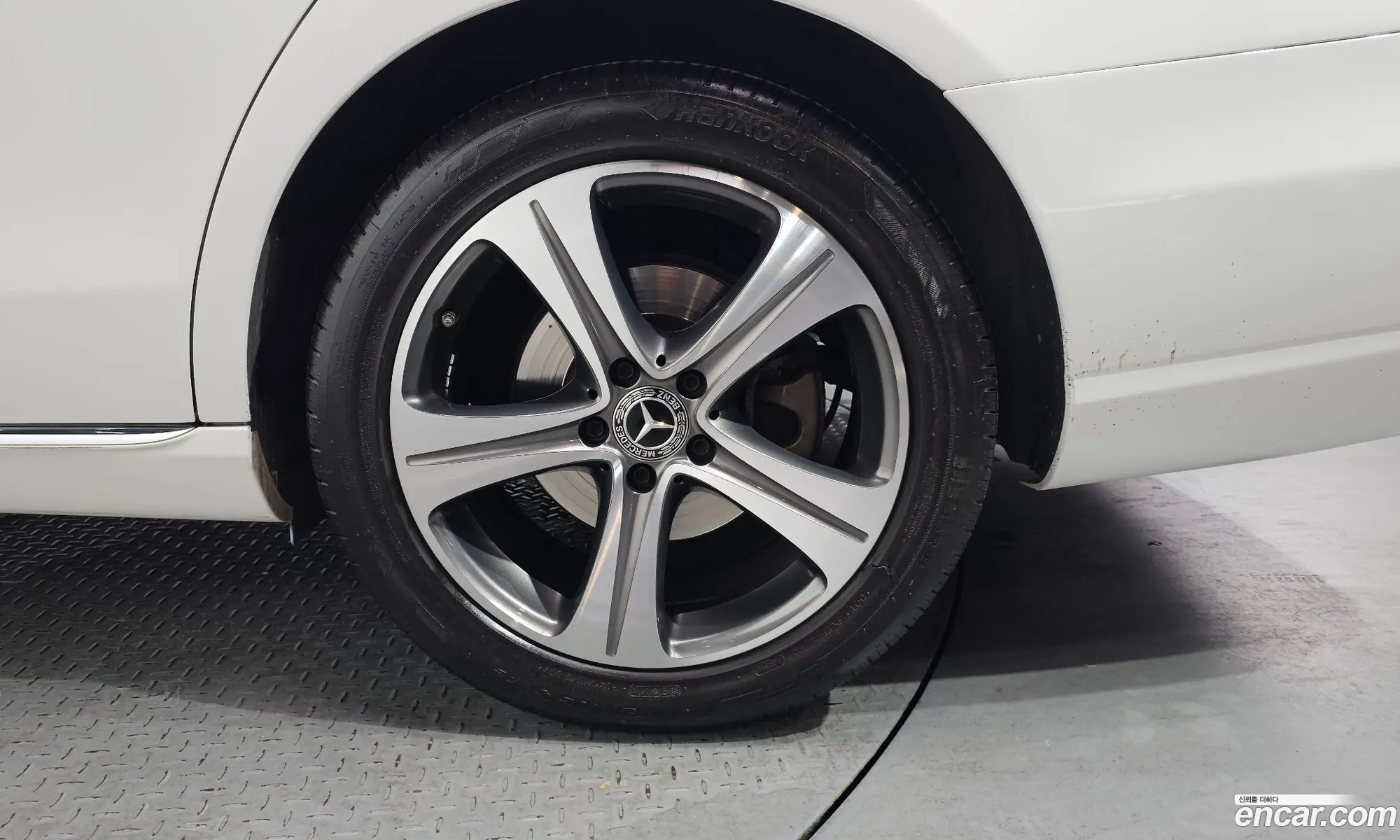 Mercedes-Benz E-Class W213 2017 WDDZF4KB6HA276514 — 23