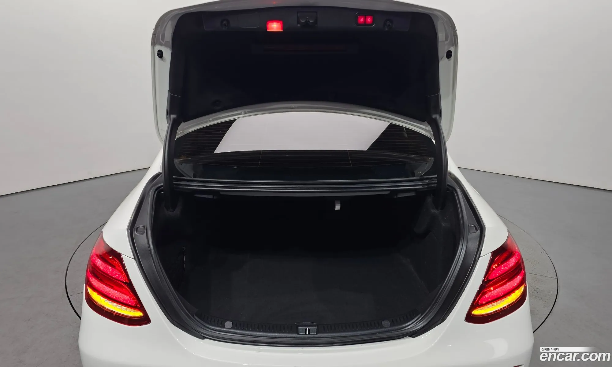 Mercedes-Benz E-Class W213 2017 WDDZF4KB6HA276514 — 4