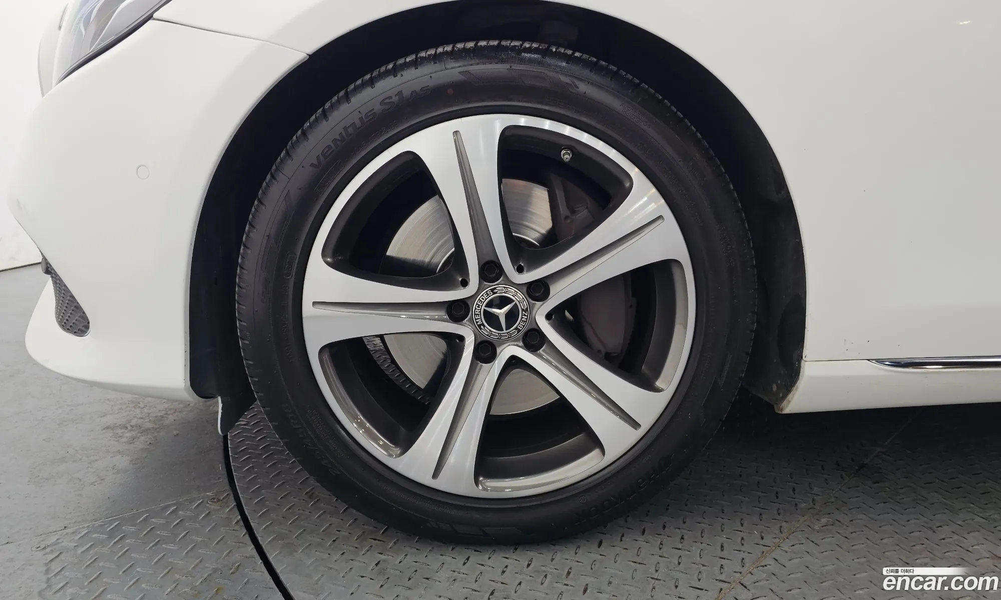 Mercedes-Benz E-Class W213 2017 WDDZF4KB6HA276514 — 8
