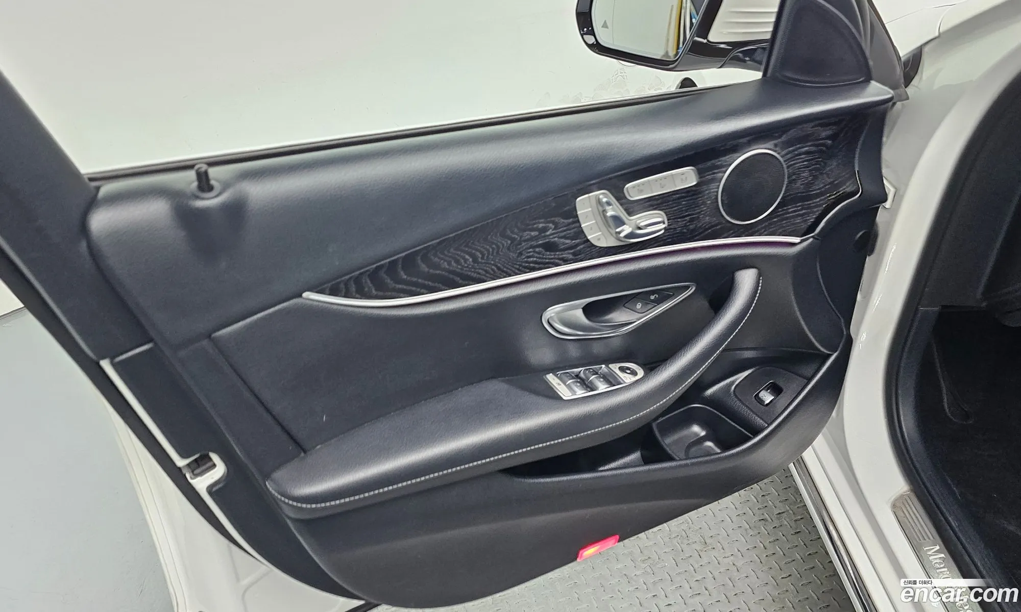 Mercedes-Benz E-Class W213 2017 WDDZF4KB6HA276514 — 10