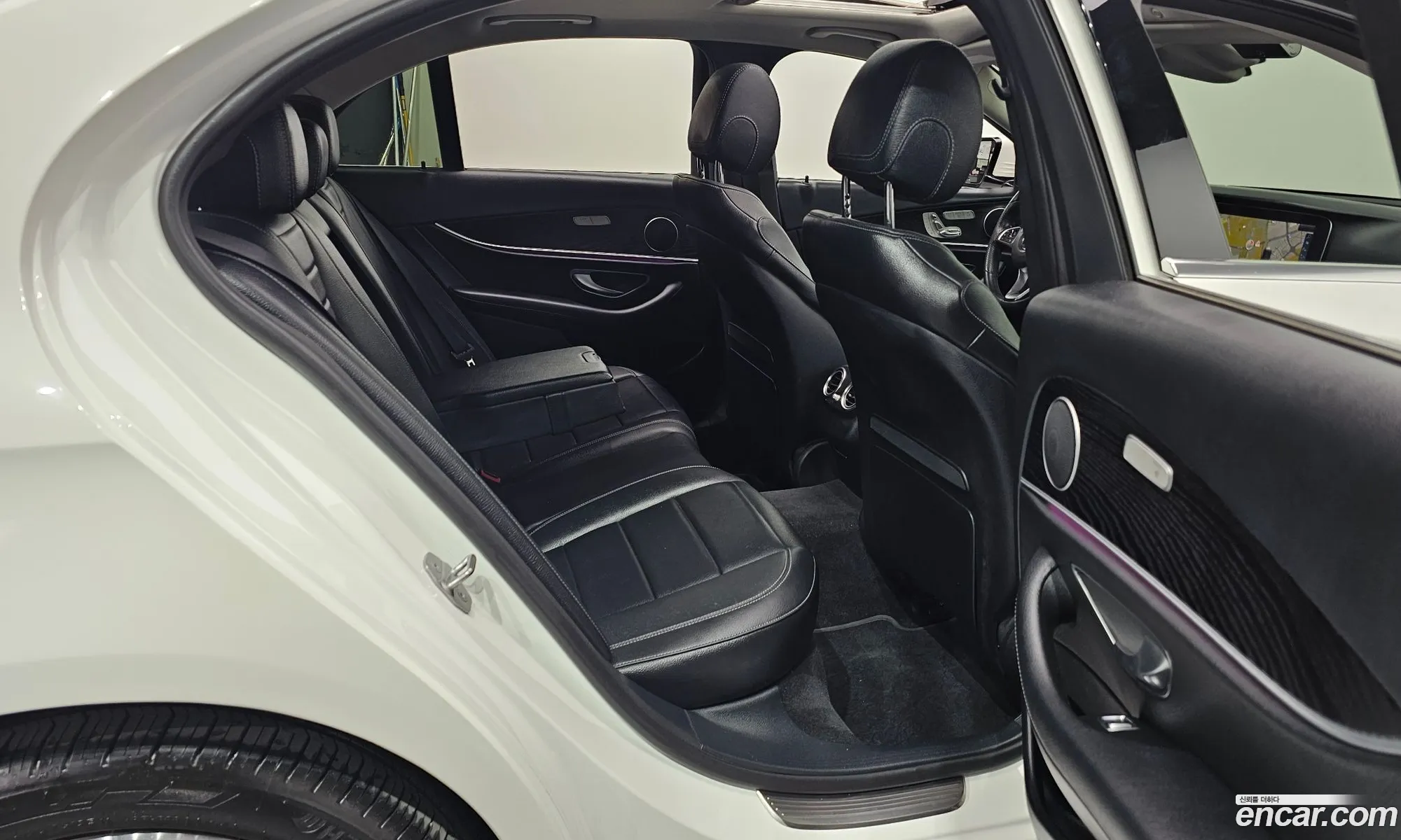 Mercedes-Benz E-Class W213 2017 WDDZF4KB6HA276514 — 19