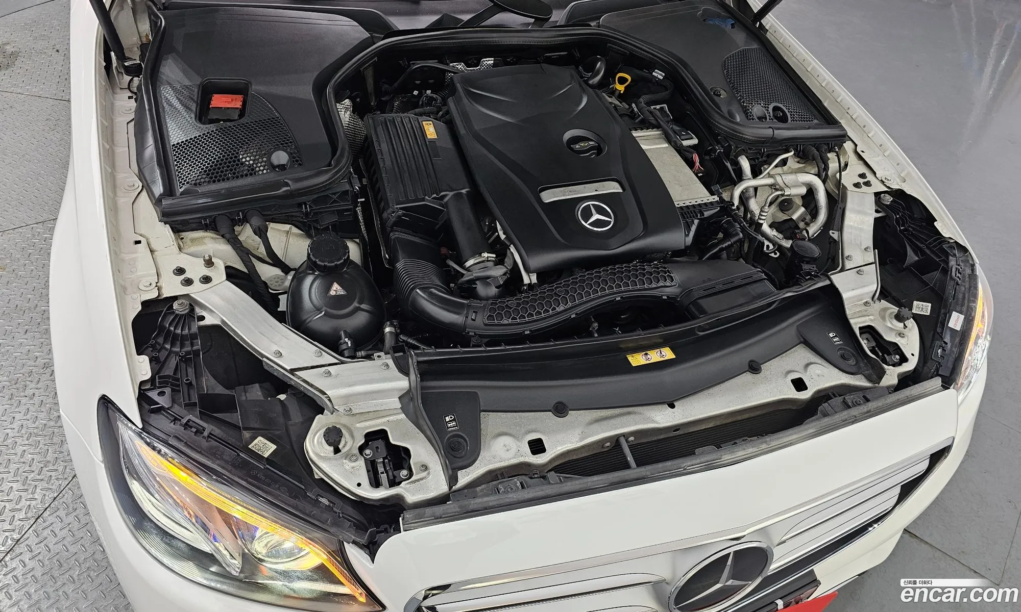 Mercedes-Benz E-Class W213 2017 WDDZF4KB6HA276514 — 24