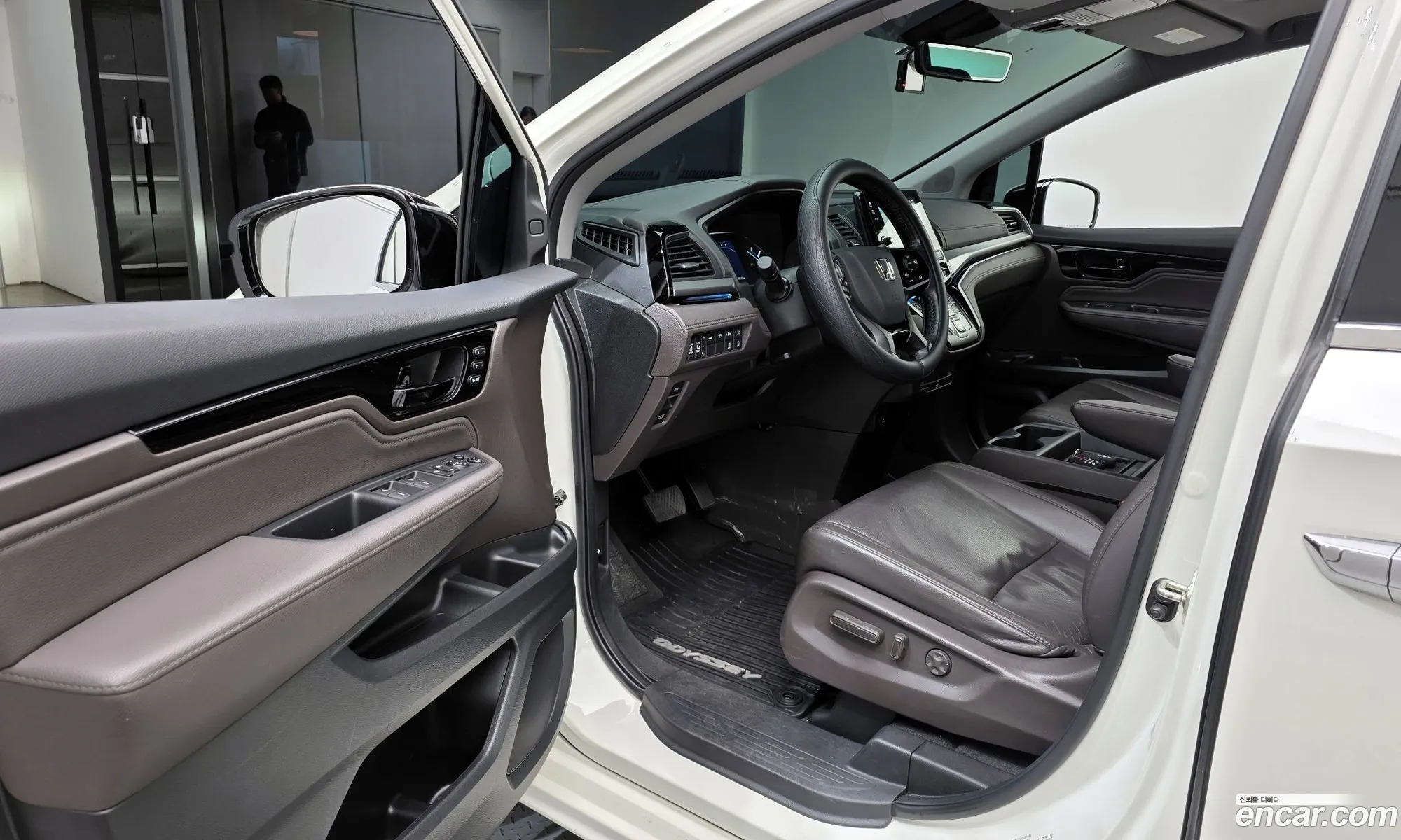 Honda Odyssey 2018 5KBRL6880KB600247 — 9