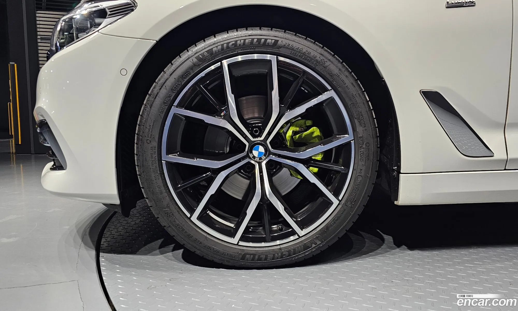 BMW 5 Series 2017 WBAJC3108JG995189 — 4