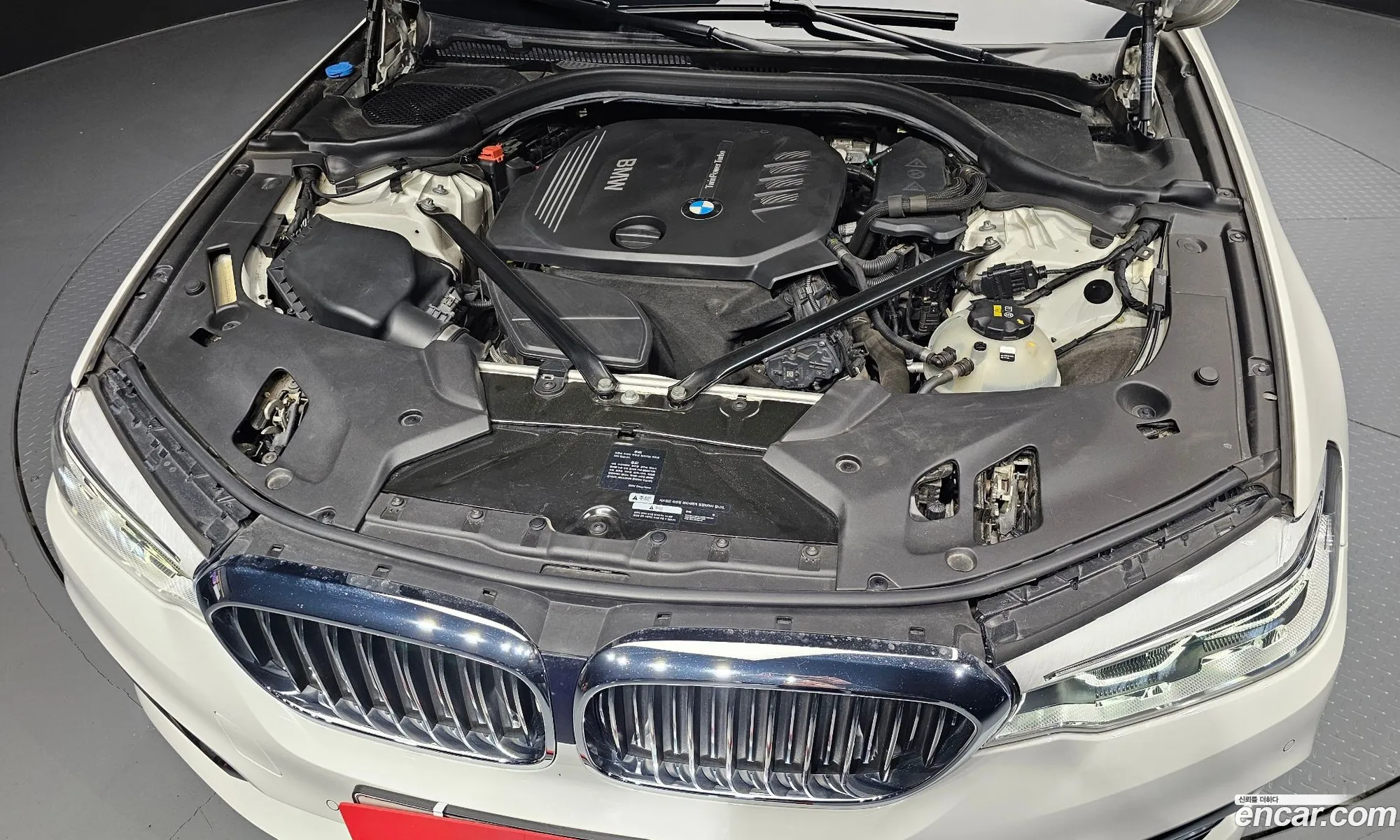 BMW 5 Series 2017 WBAJC3108JG995189 — 27