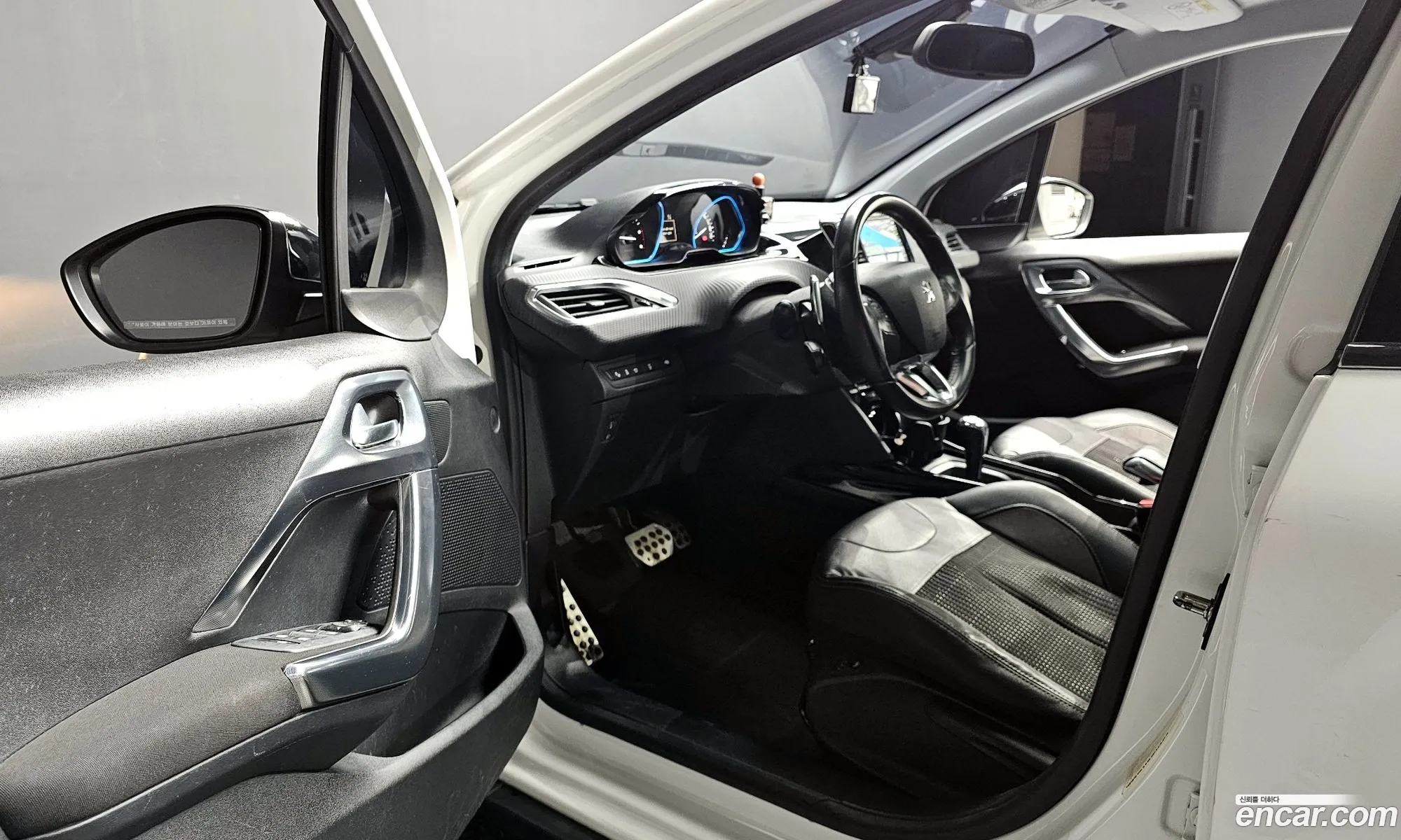 Peugeot 2008 2015 VF3CU9HP8FY045897 — 4