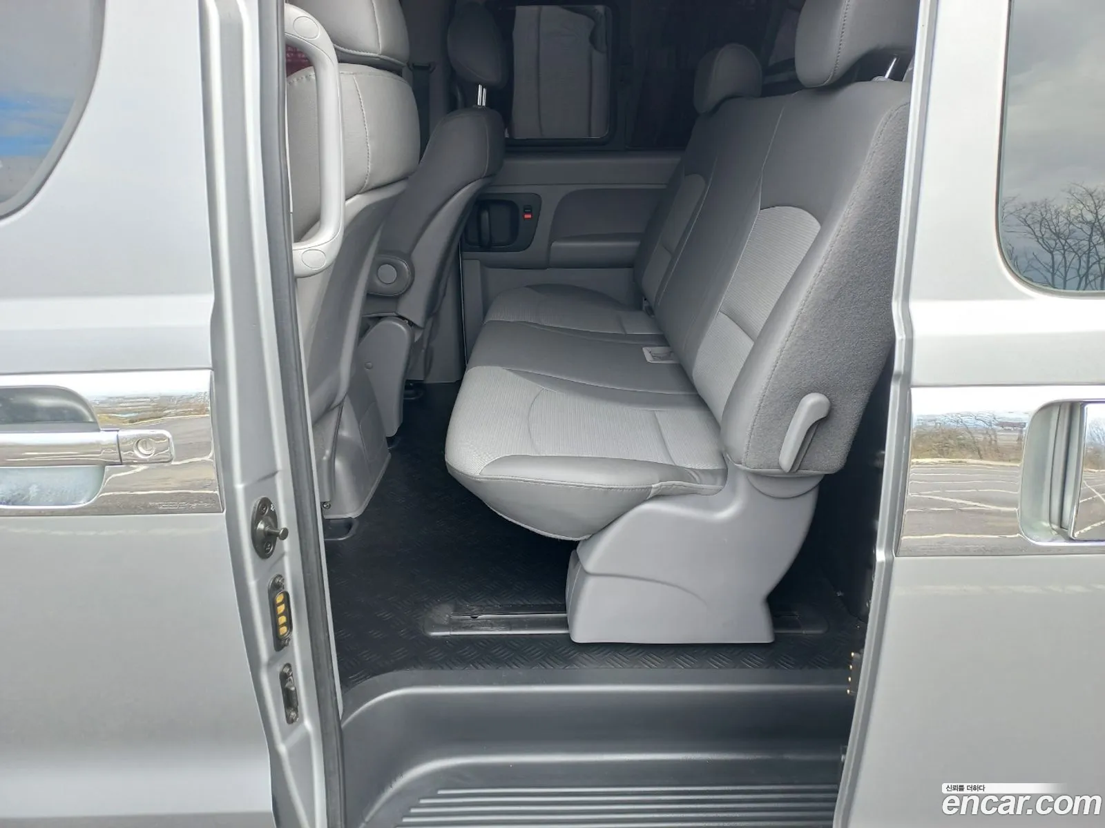 Hyundai Grand Starex 2010 — 14