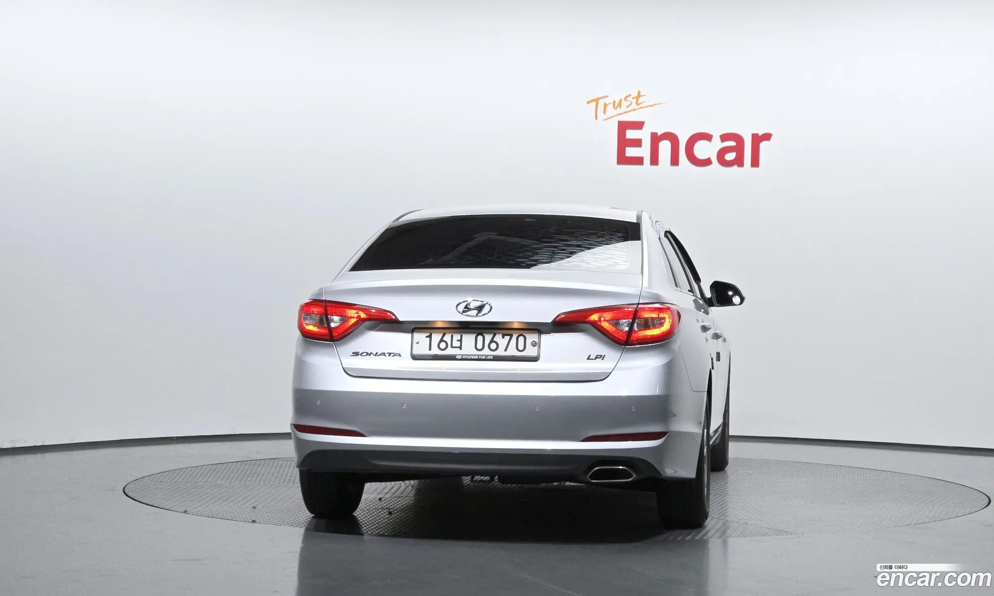 Hyundai LF Sonata 2016 — 27