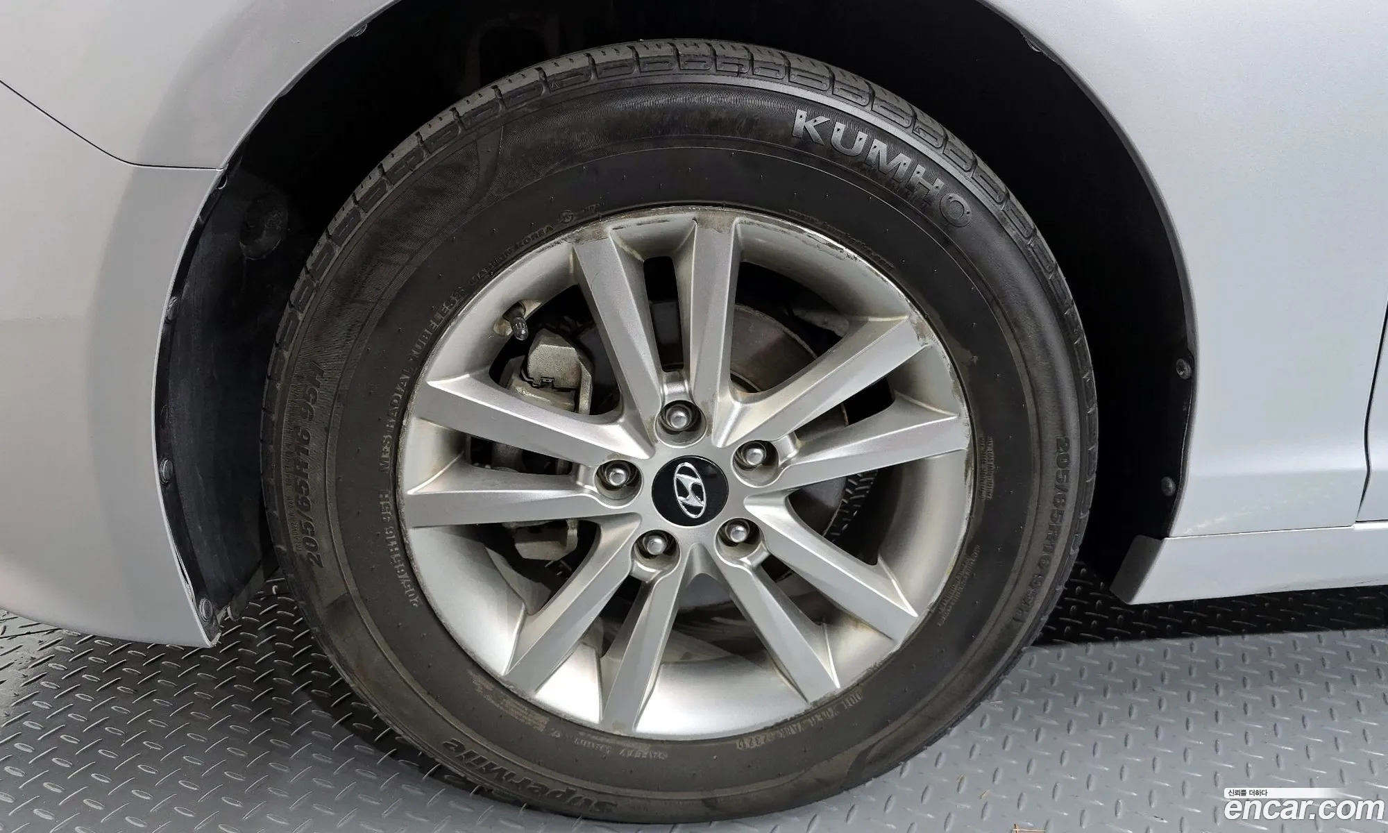 Hyundai LF Sonata 2016 — 28