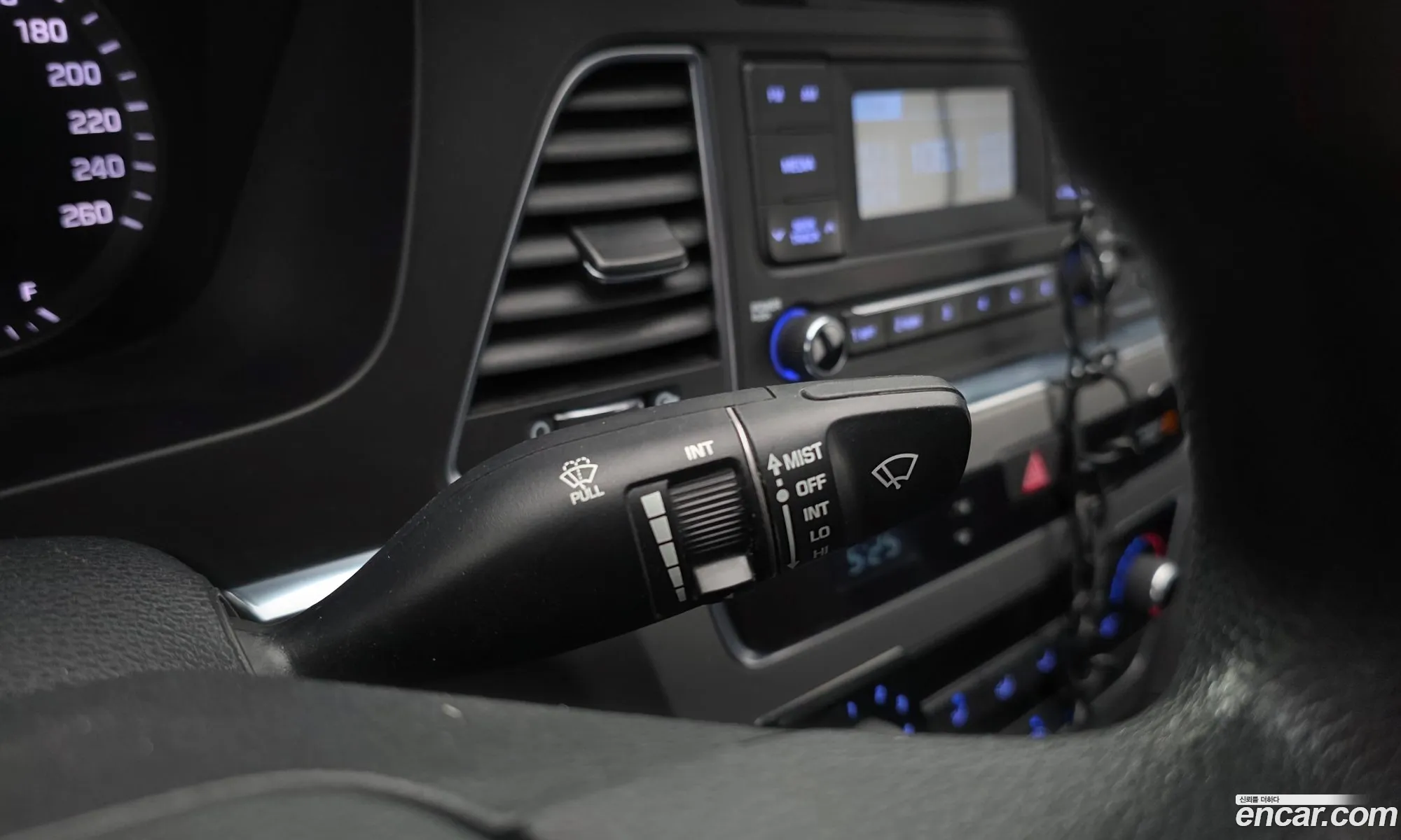 Hyundai LF Sonata 2016 — 22