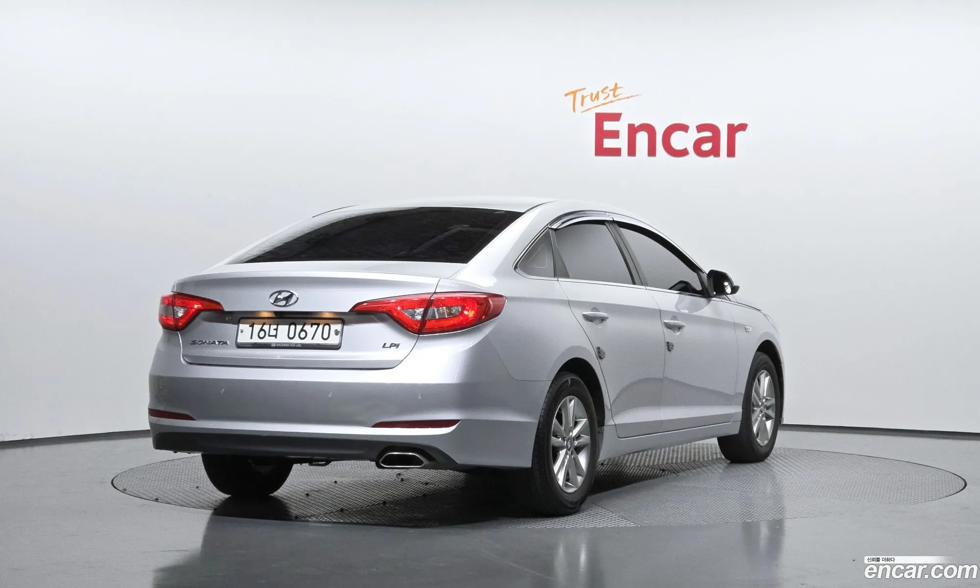 Hyundai LF Sonata 2016 — 10