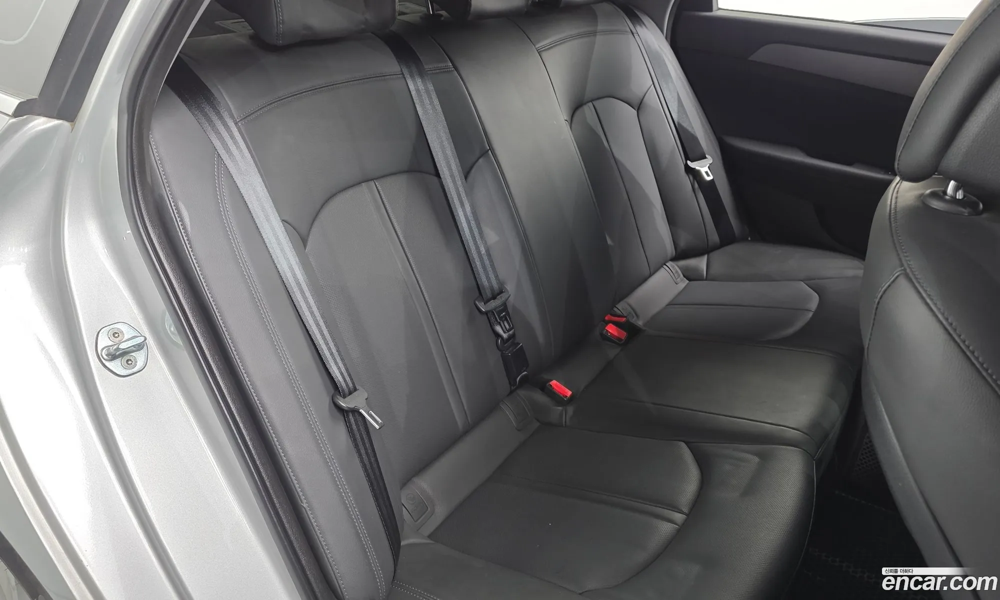 Hyundai LF Sonata 2016 — 25