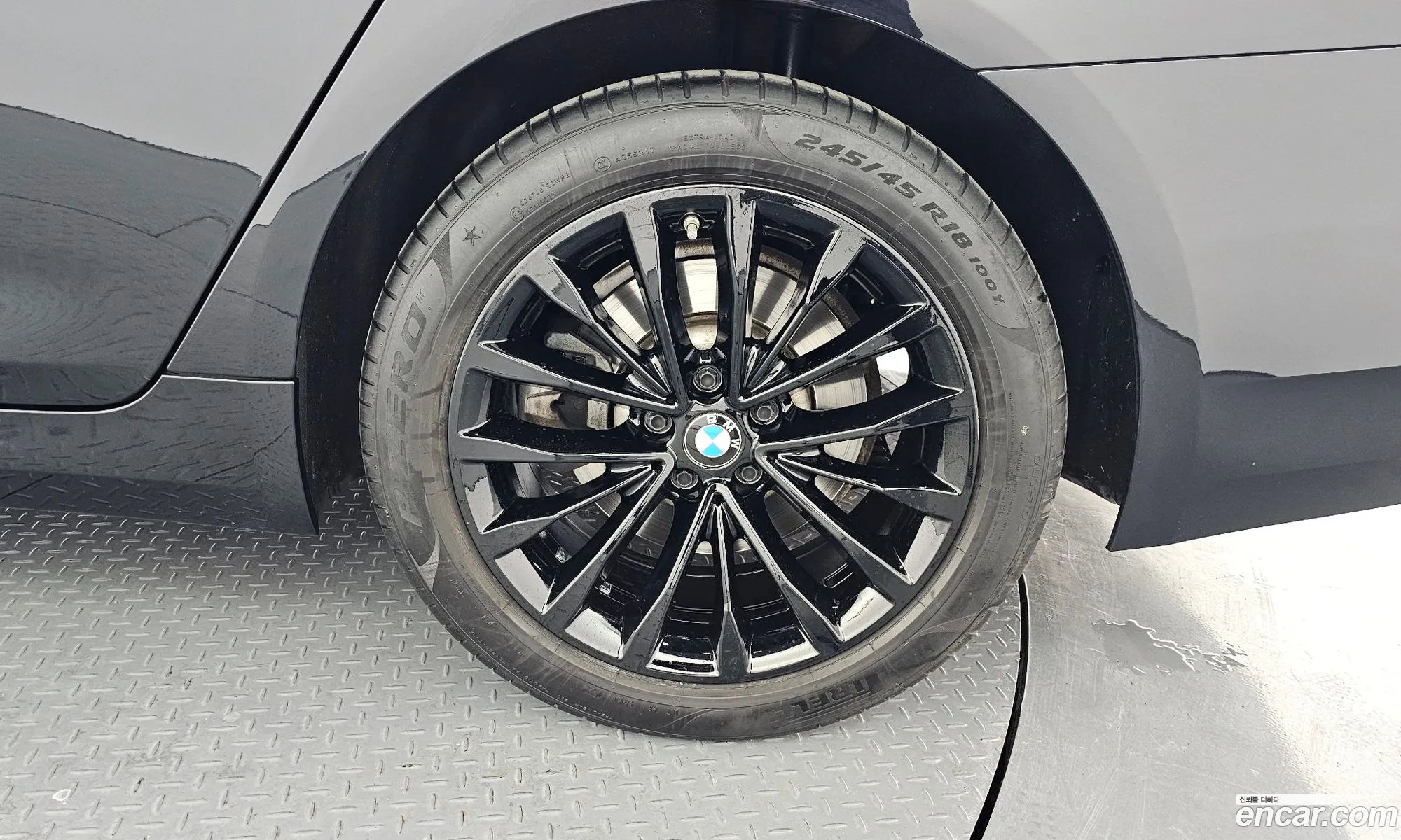 BMW 5 Series 2022 — 28