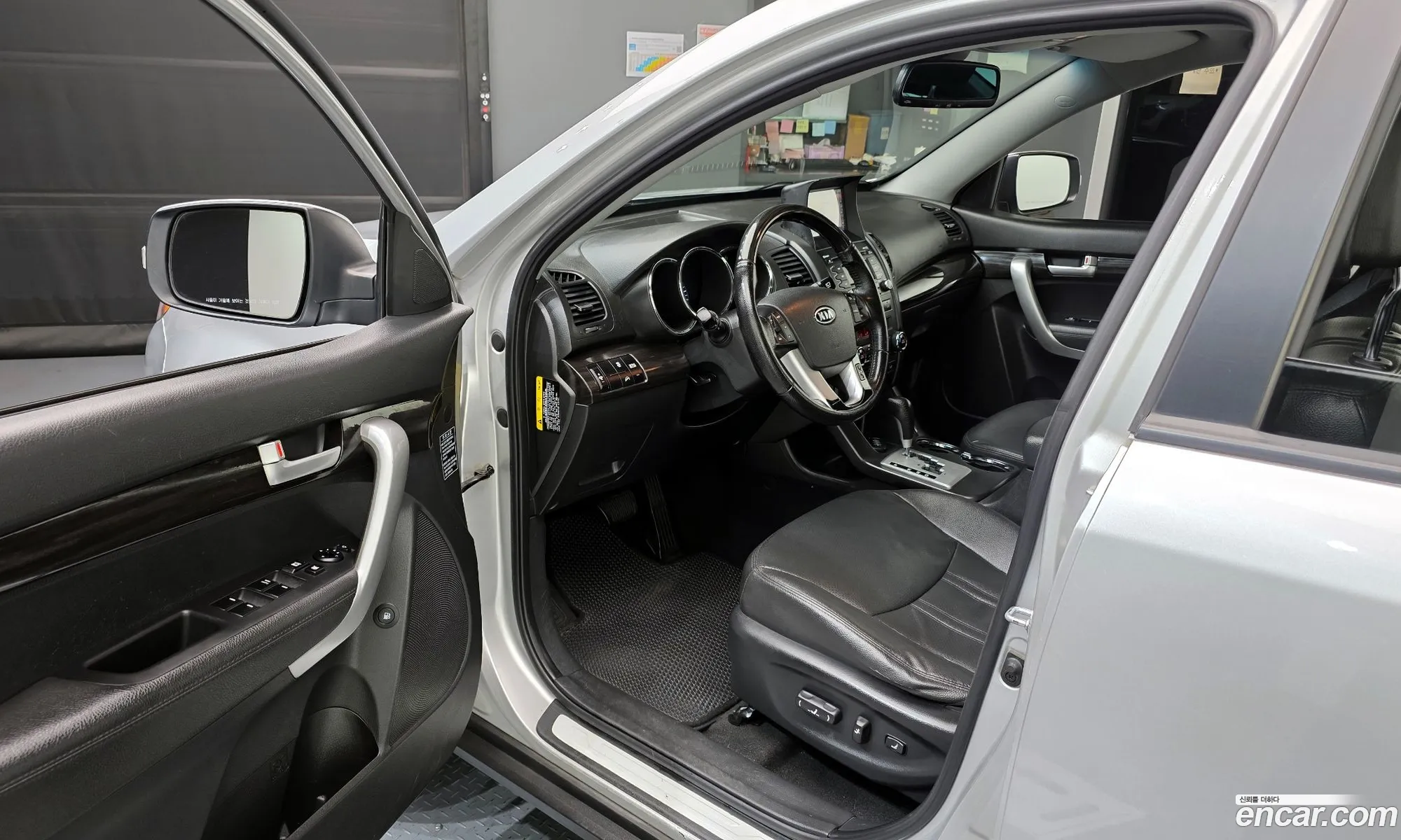 Kia Sorento R 2011 — 14