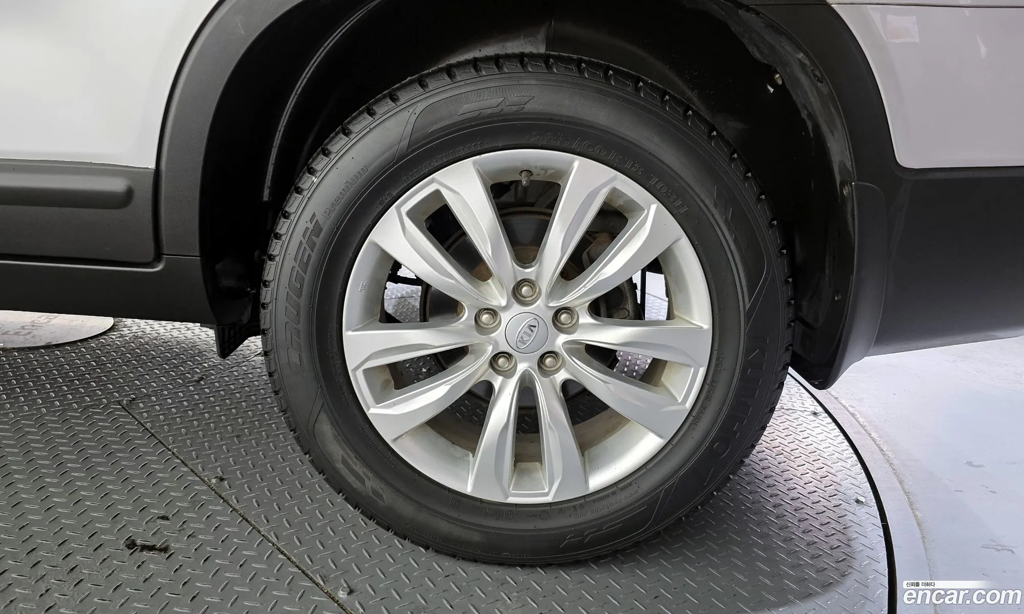 Kia Sorento R 2011 — 12