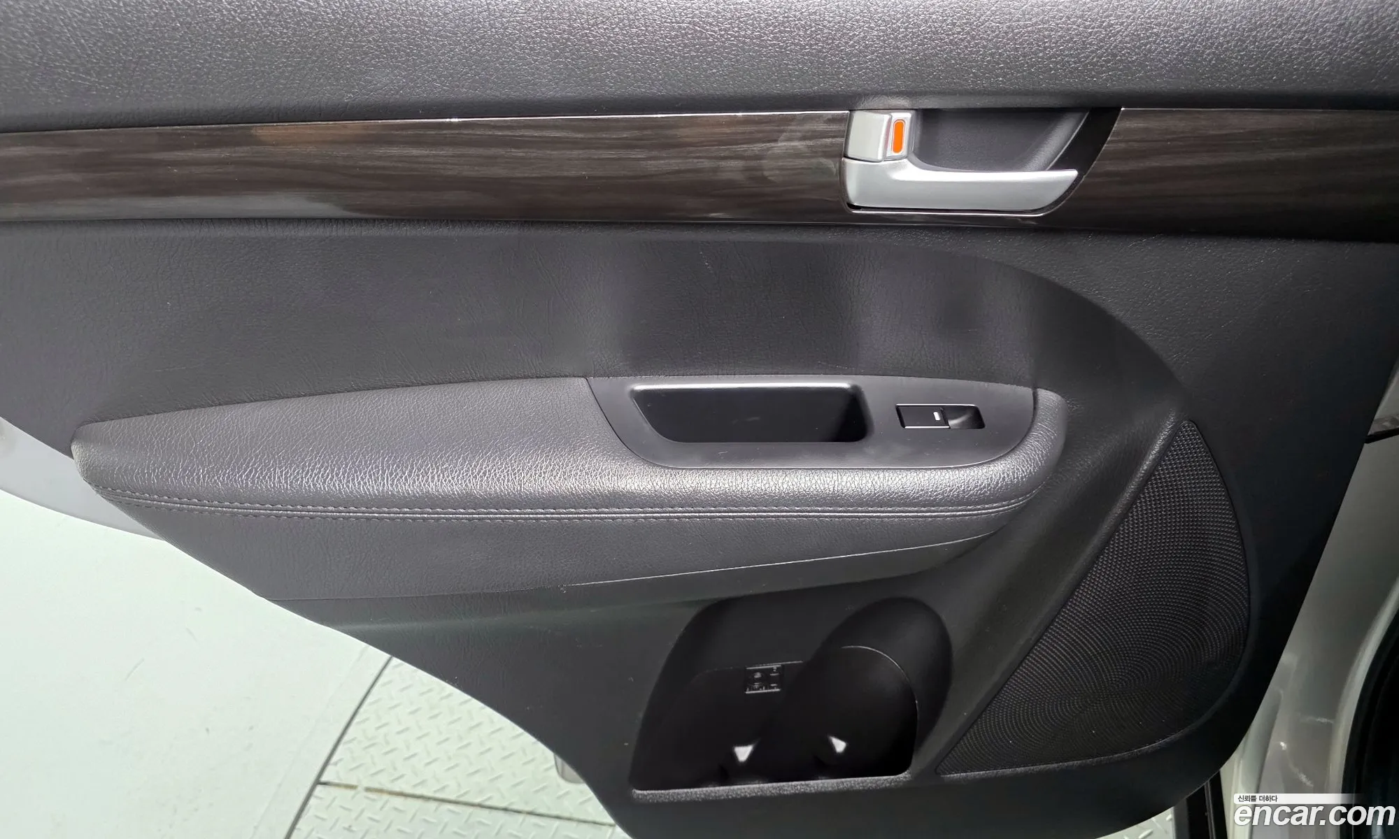 Kia Sorento R 2011 — 30