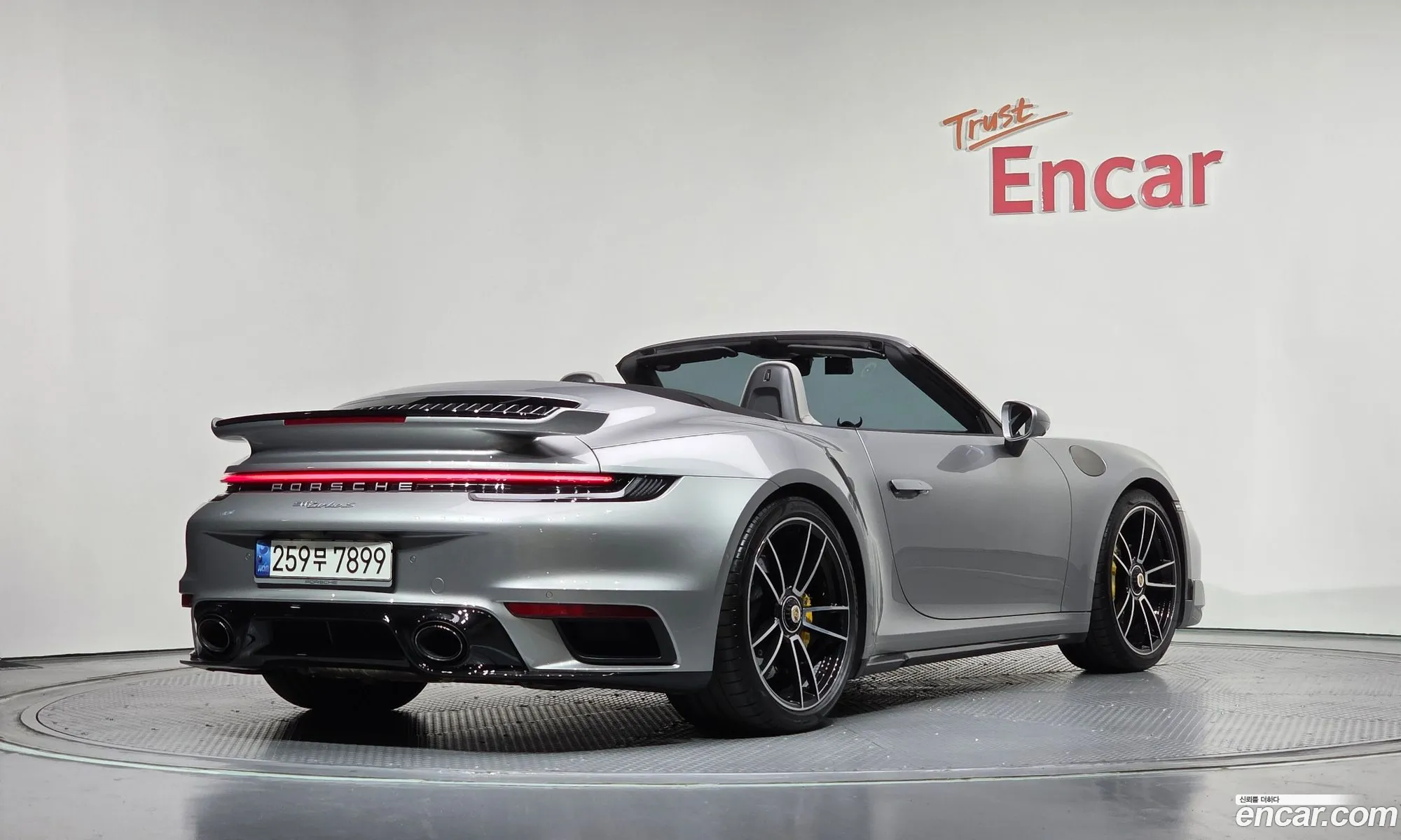 Porsche 911 2022 — 18