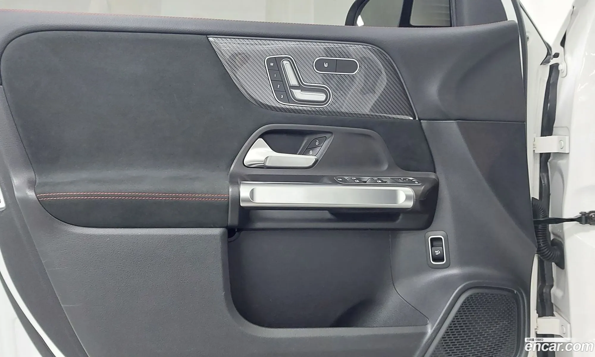 Mercedes-Benz GLB-Class X247 2021 — 15
