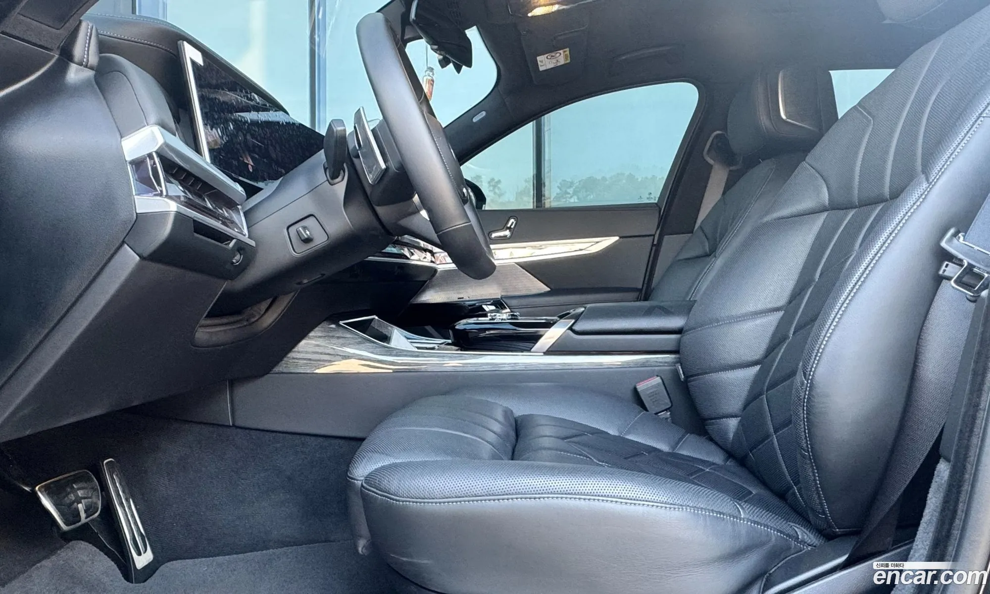 BMW 7 Series 2023 — 11