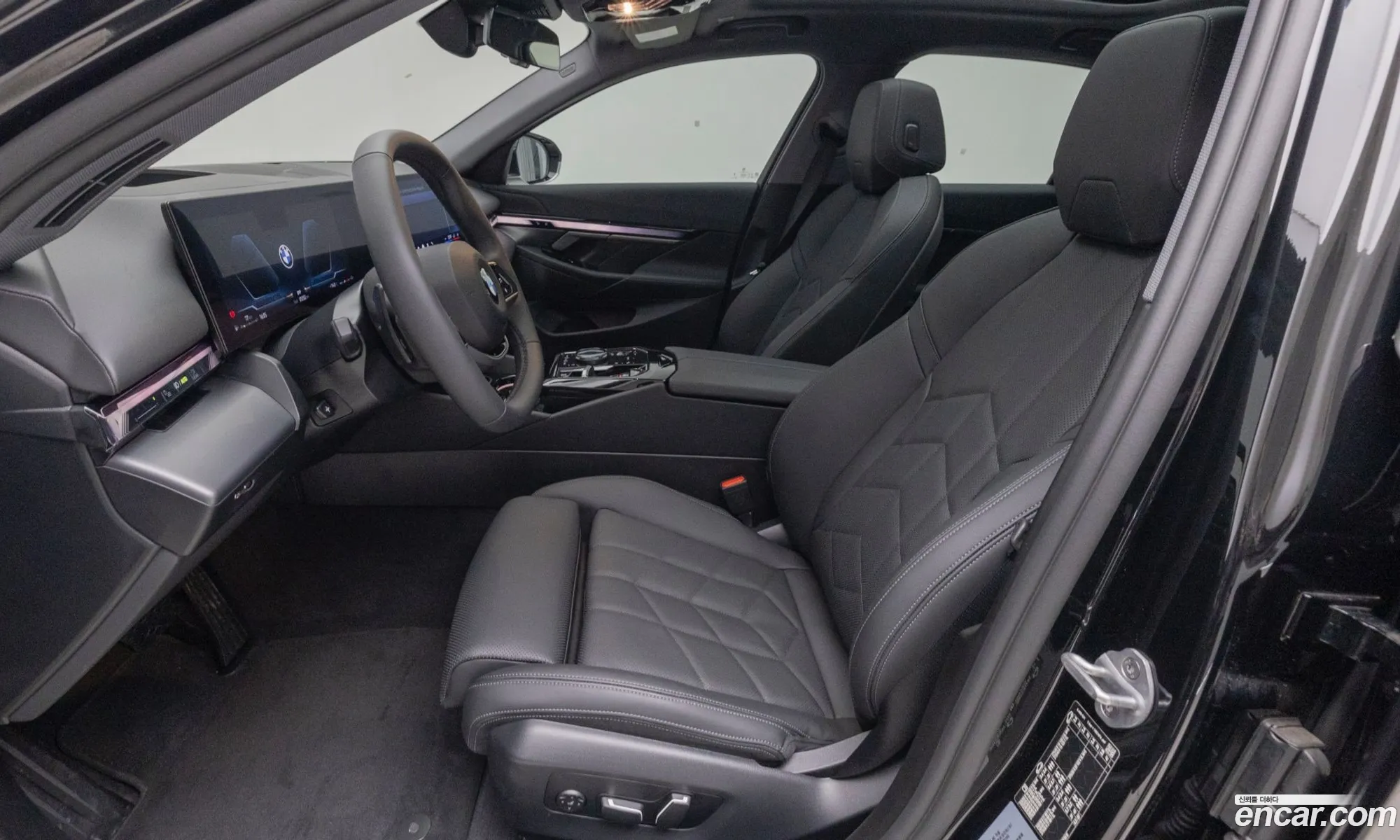 BMW 5 Series 2025 — 11