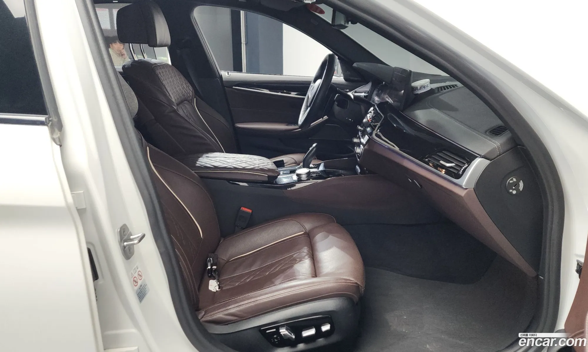 BMW 5 Series 2022 WBA71BH0XNWX81882 — 4
