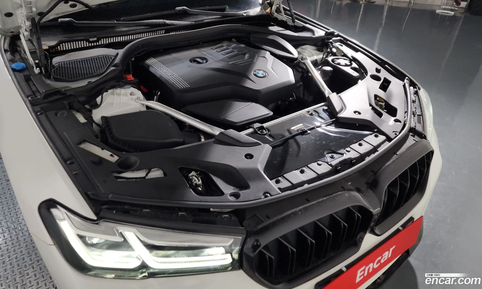 BMW 5 Series 2022 WBA71BH0XNWX81882 — 18