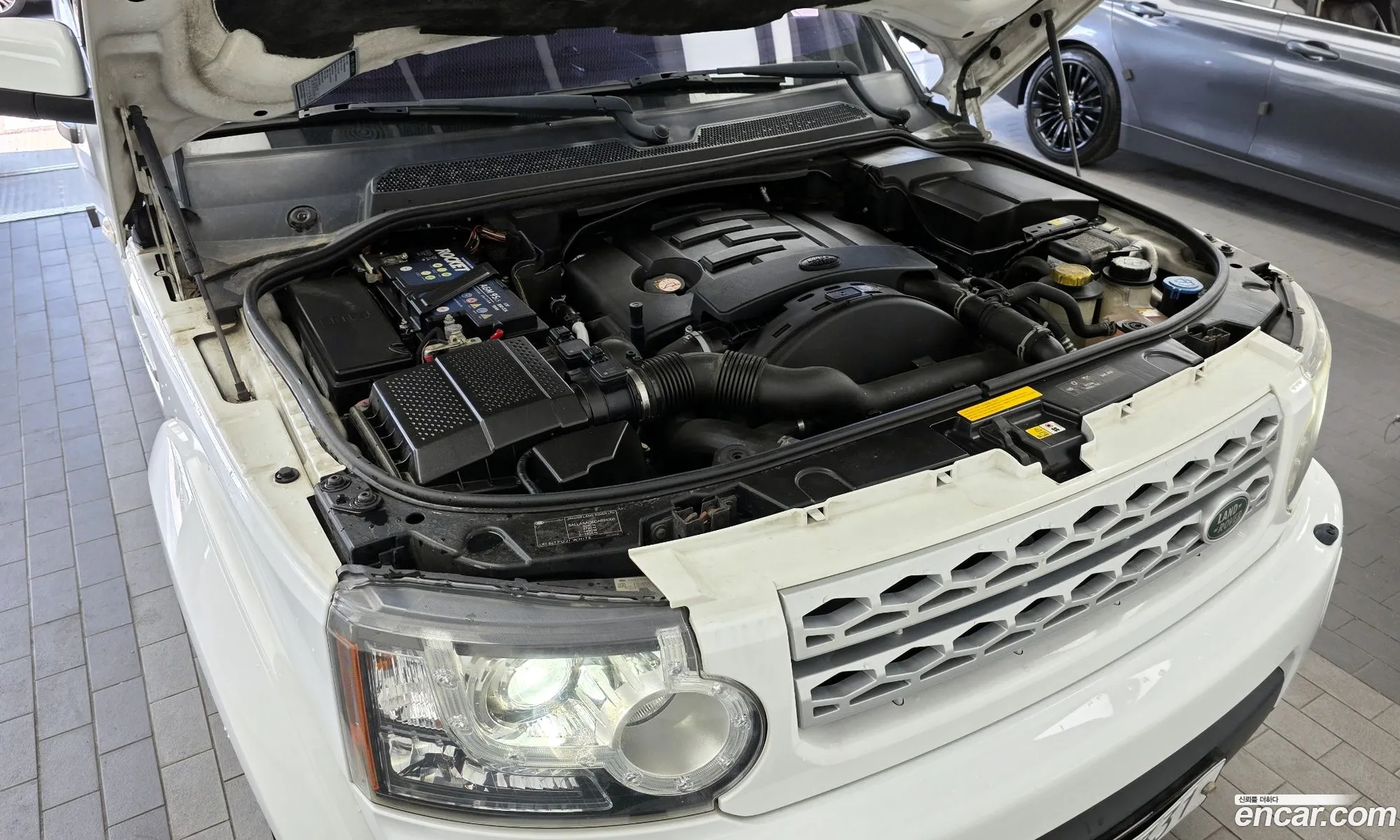 Land Rover Discovery 4 2013 SALLAAAG6DA694066 — 24