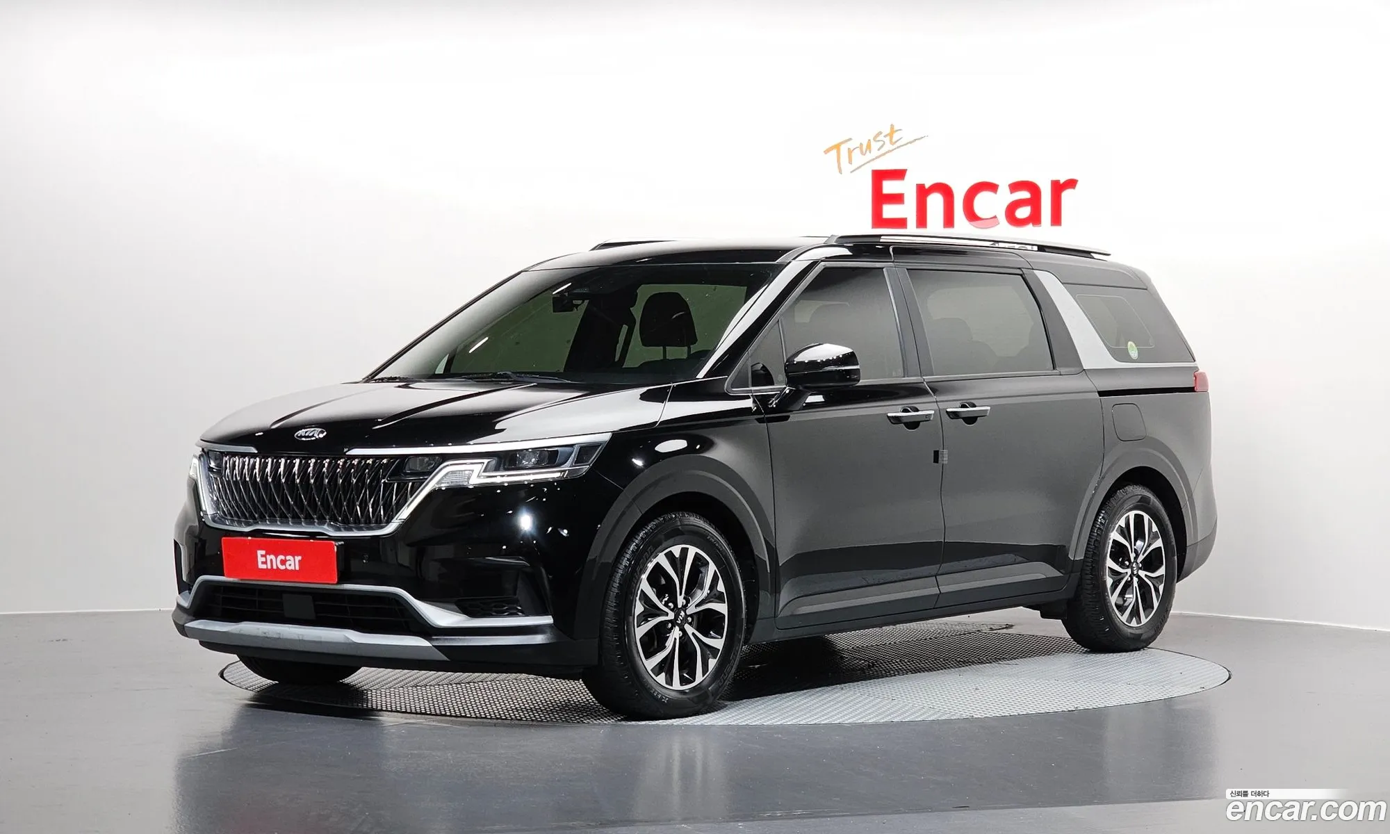 Kia Carnival 2021 — 3