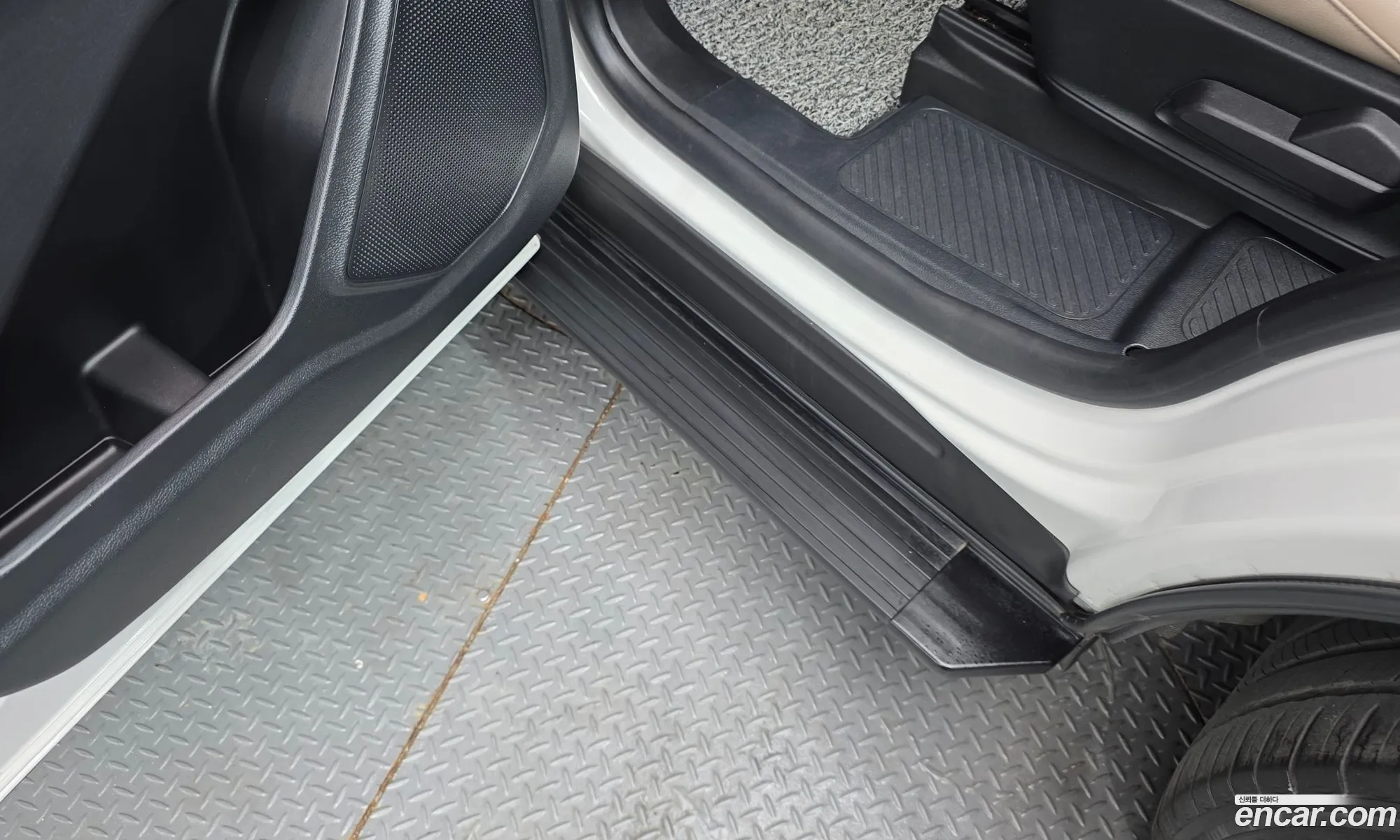Ford Explorer 6th Gen 2020 1FMSK8FH7LGC71210 — 31