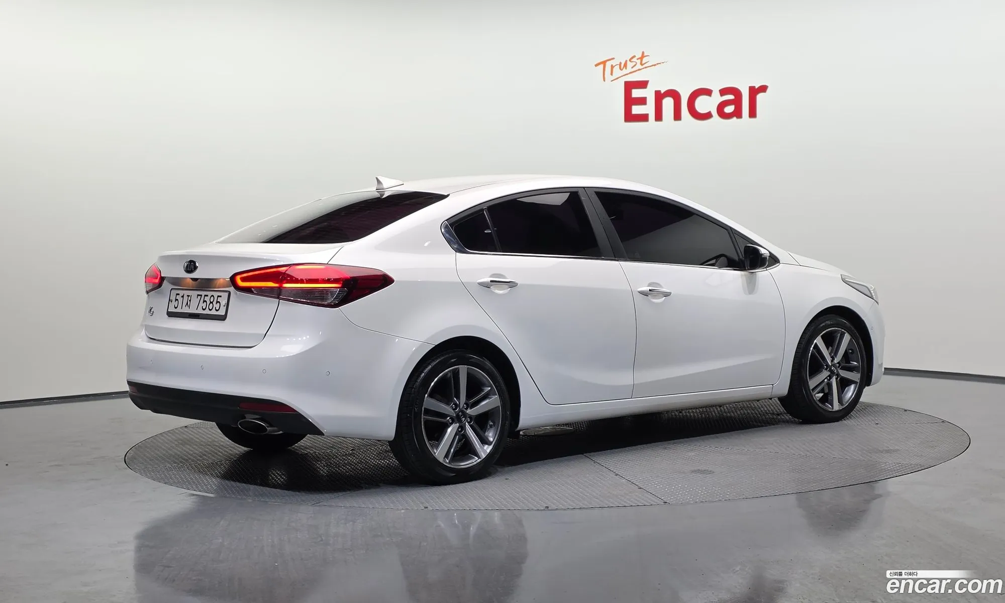 Kia K3 2015 — 20